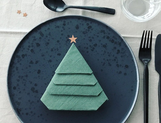 Guide: Fold dine servietter som fine juletræer