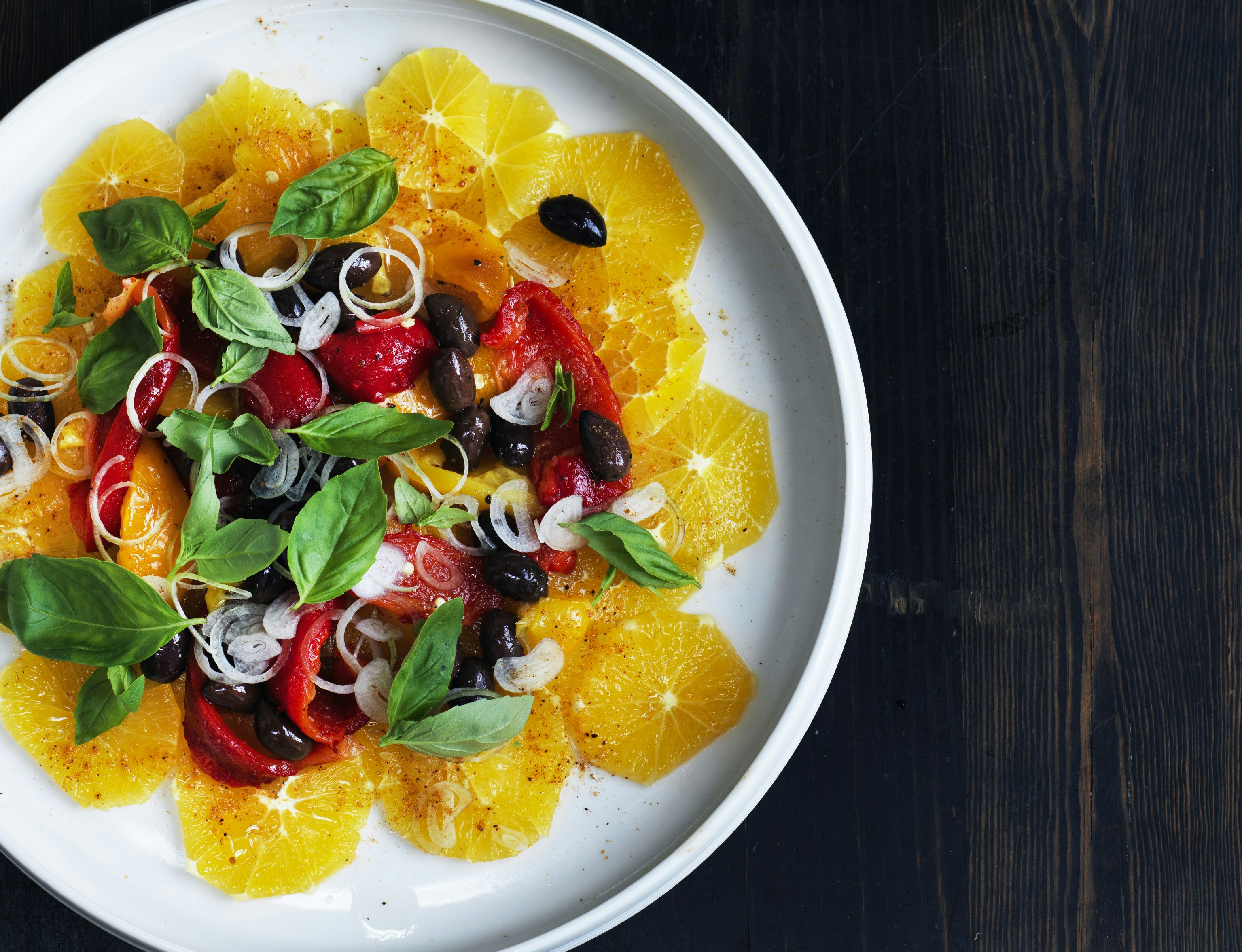 Andalusisk appelsin-peberfrugt-salat