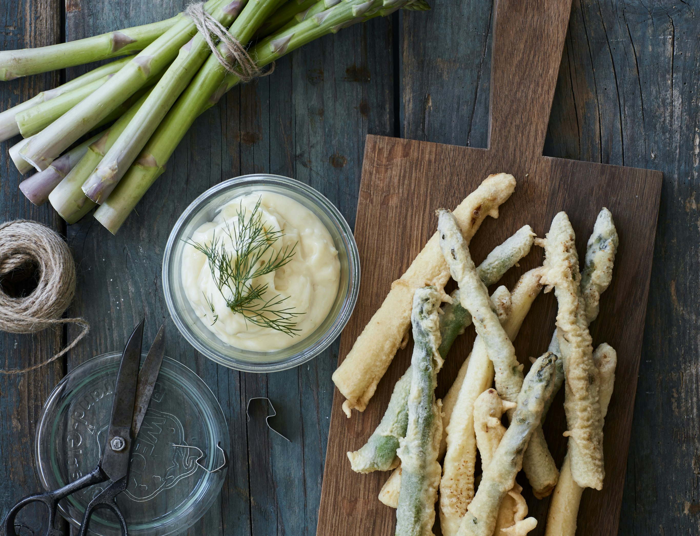 Asparges i tempura med wasabi-aioli