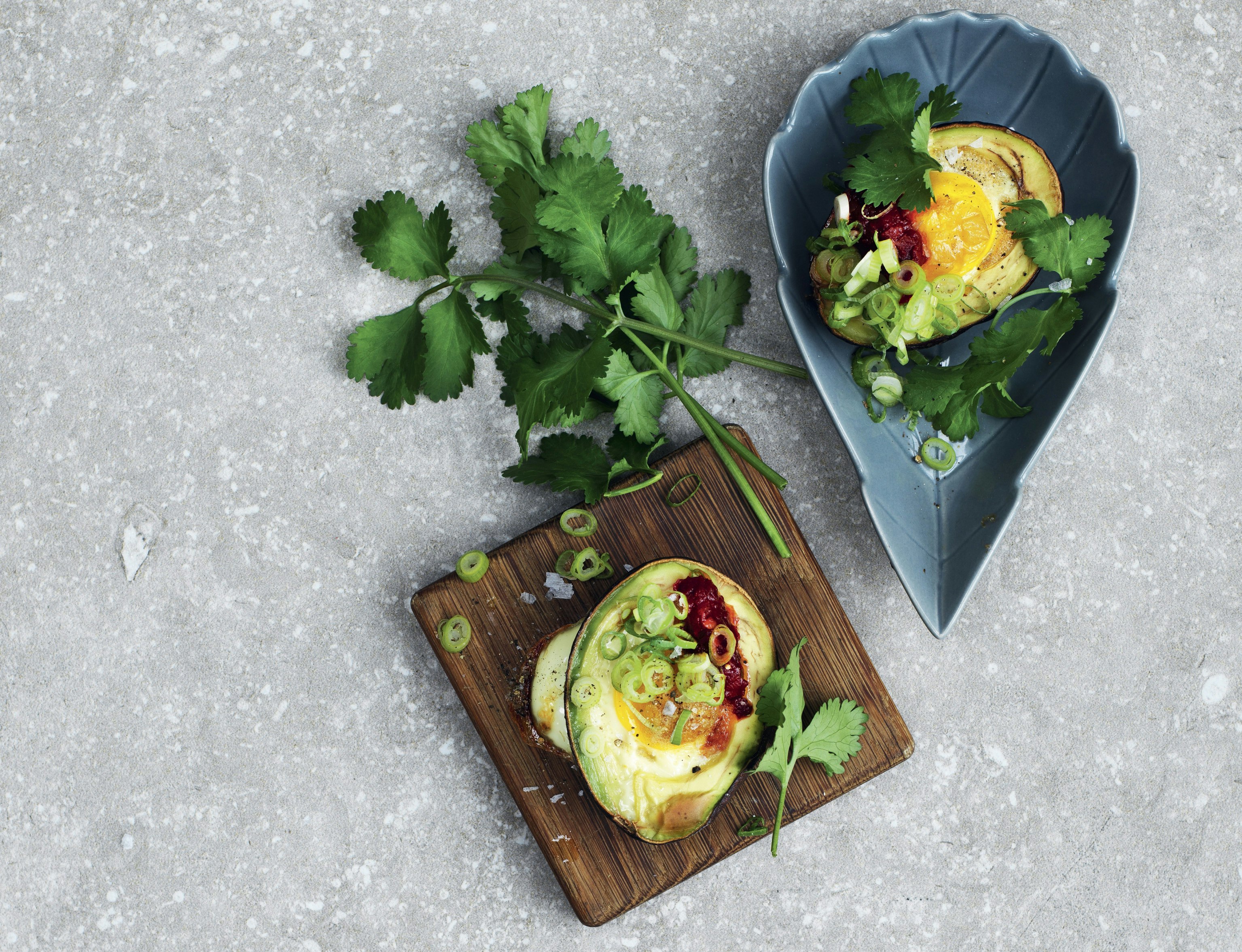 Bagt avocado med æg