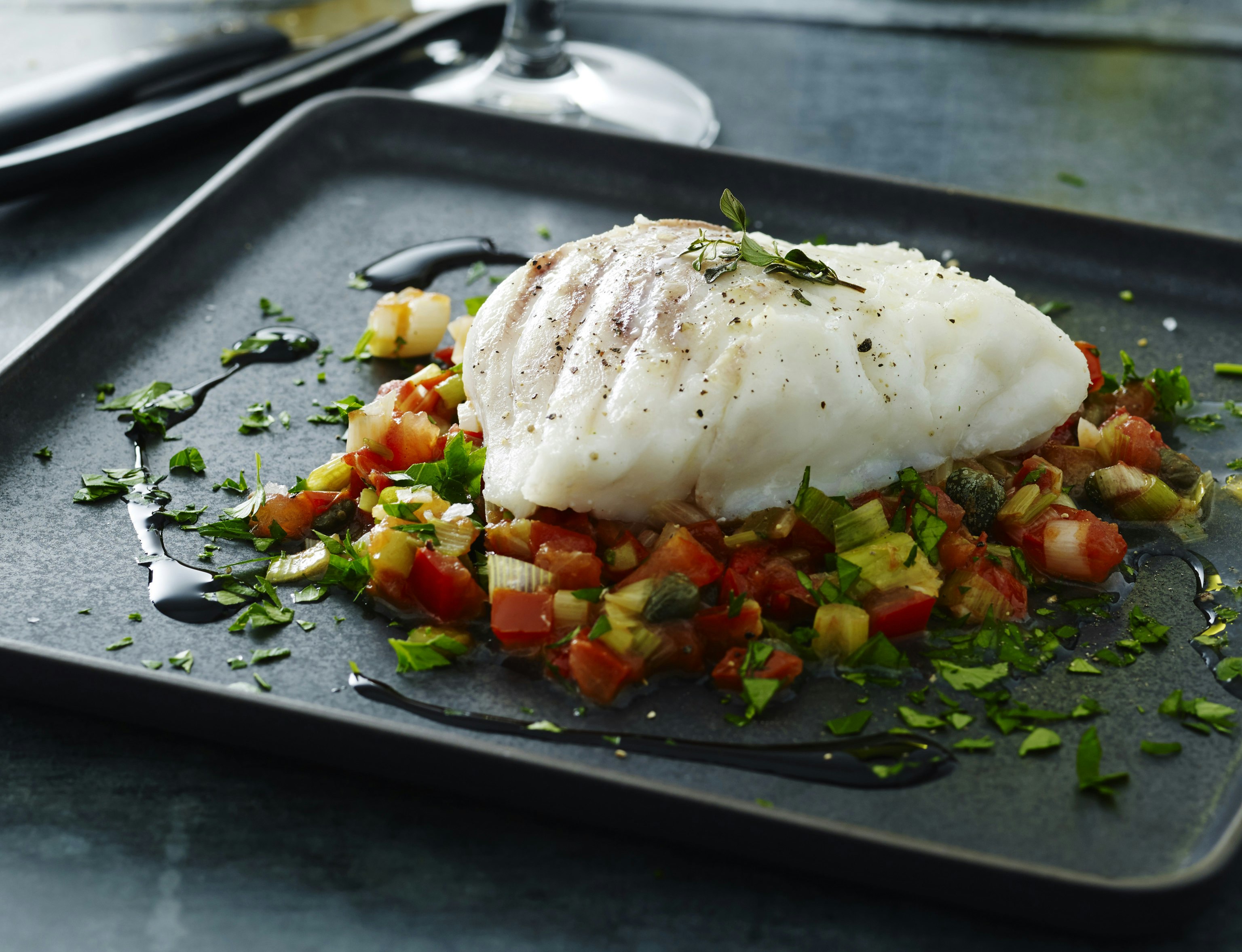 Bagt torsk på grøn bund