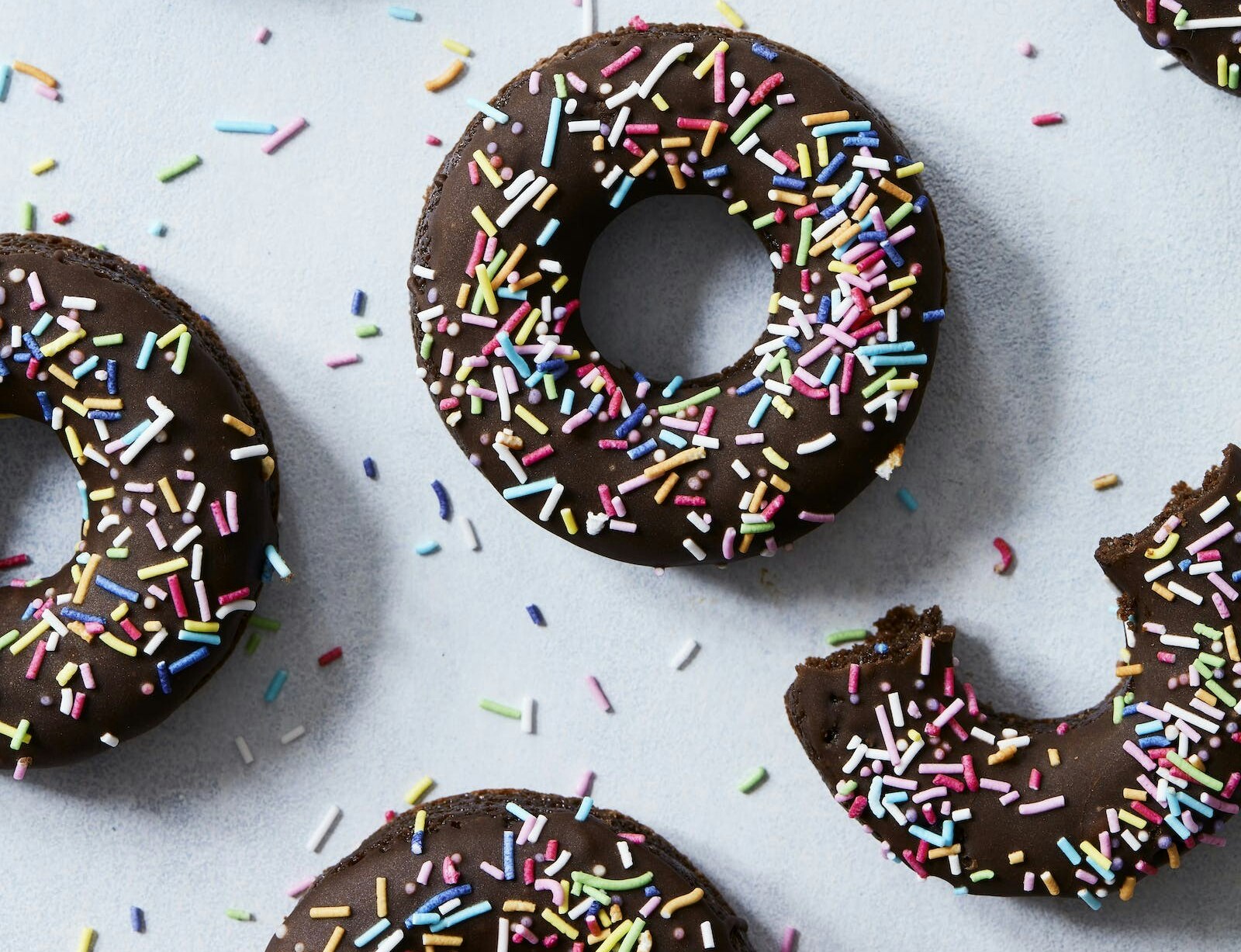Bagte brownie-donuts med krymmel