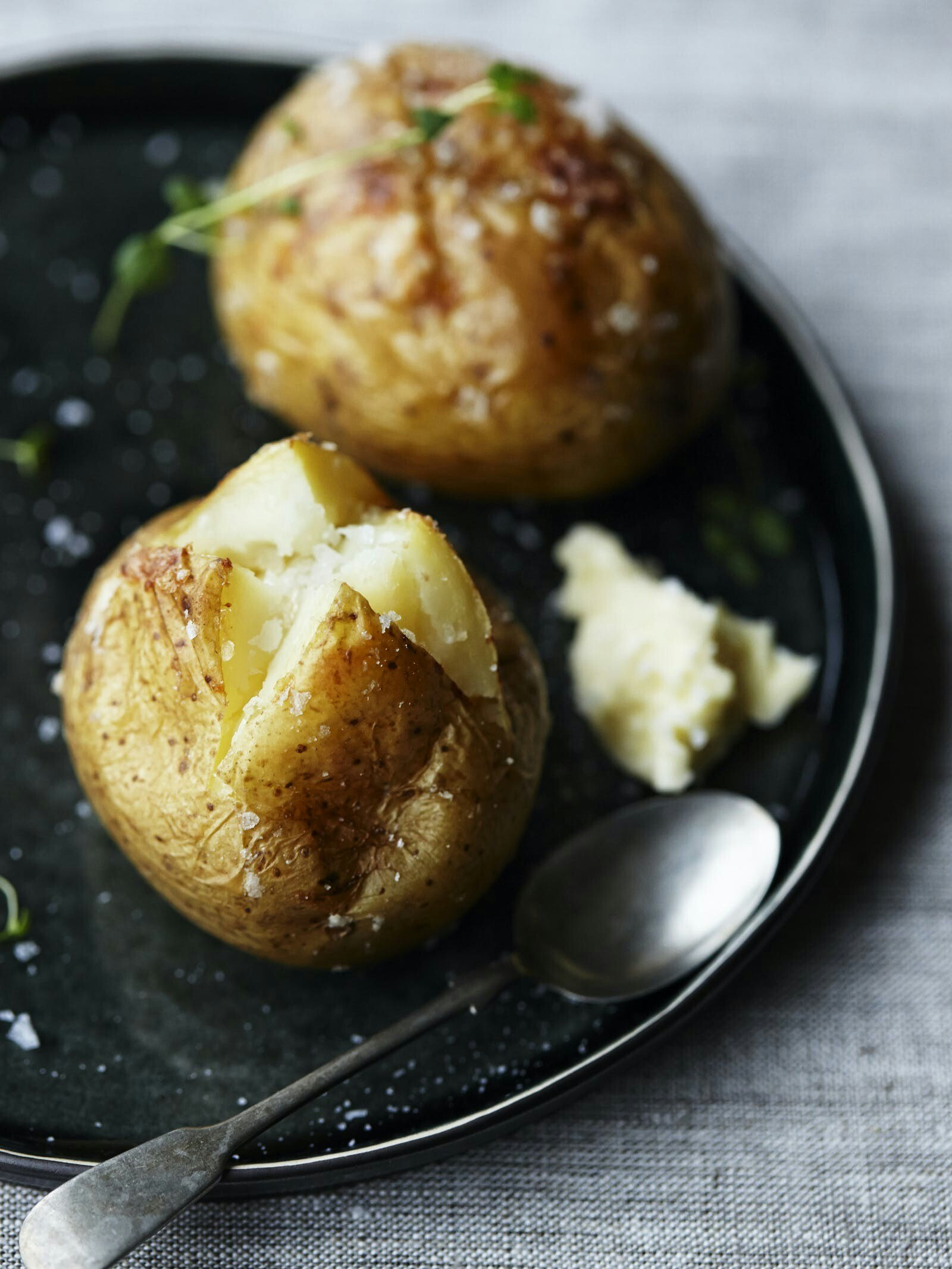 Slumber forene græsplæne Bagte kartofler – Nem opskrift på bagekartofler i ovn | SPIS BEDRE