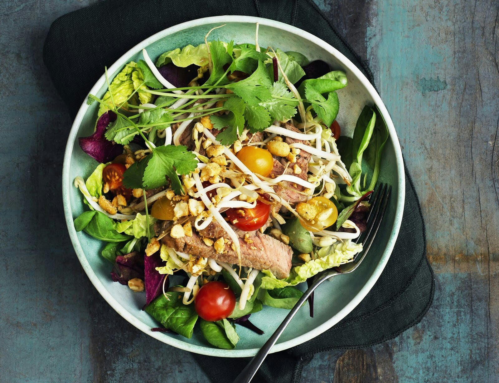 Bøfsalat med limedressing