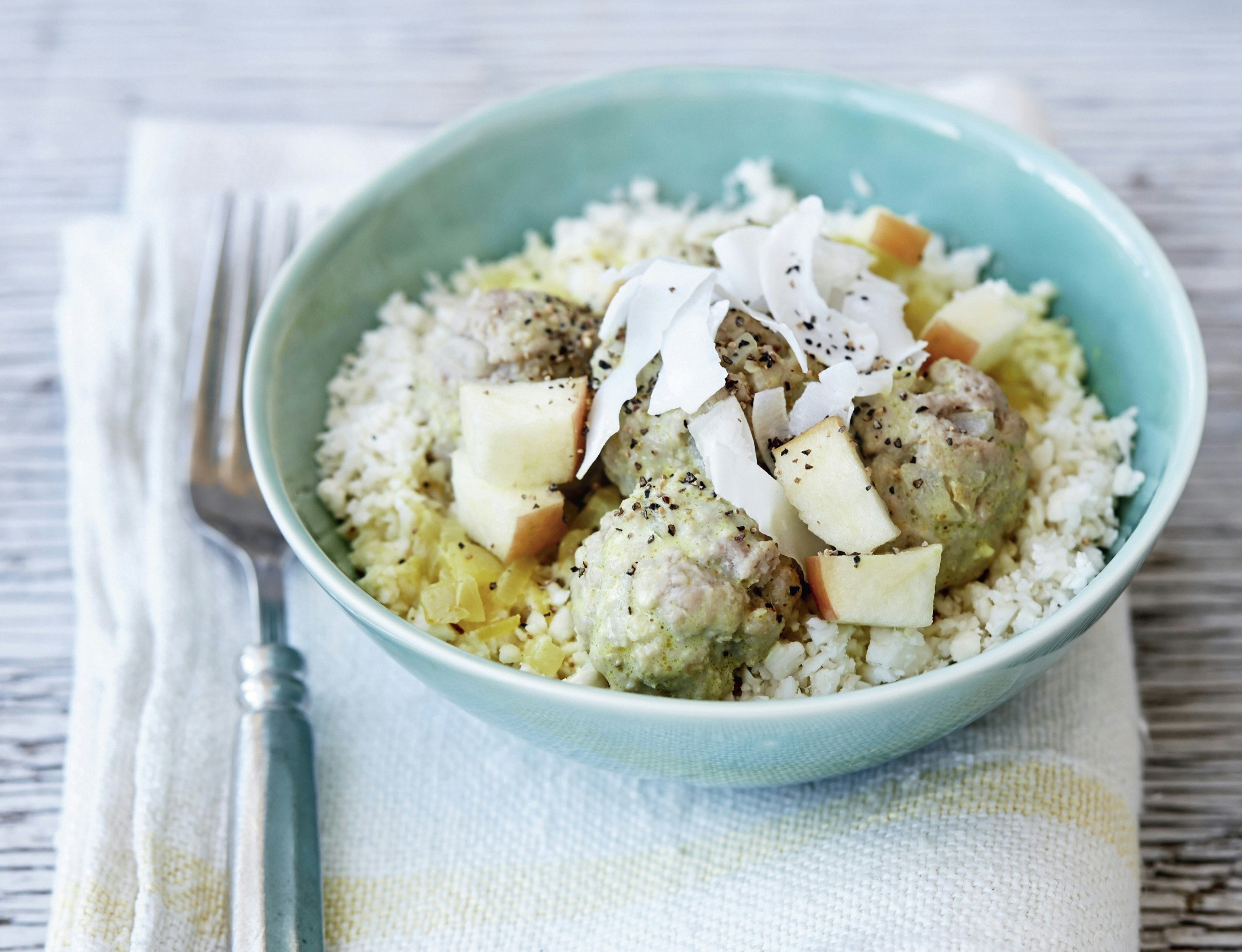 Boller i karry med blomkålsris