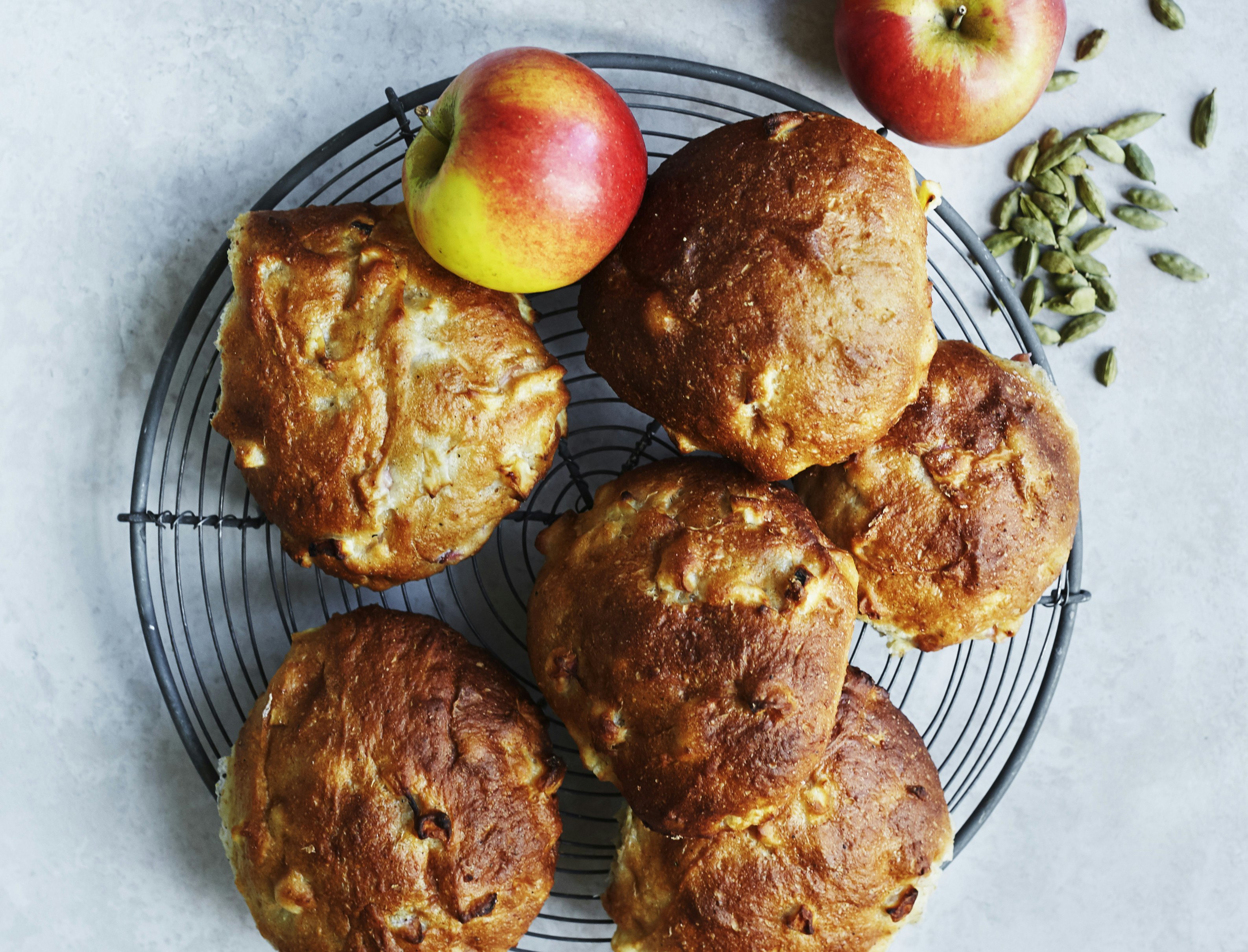 Boller med æble og kardemomme