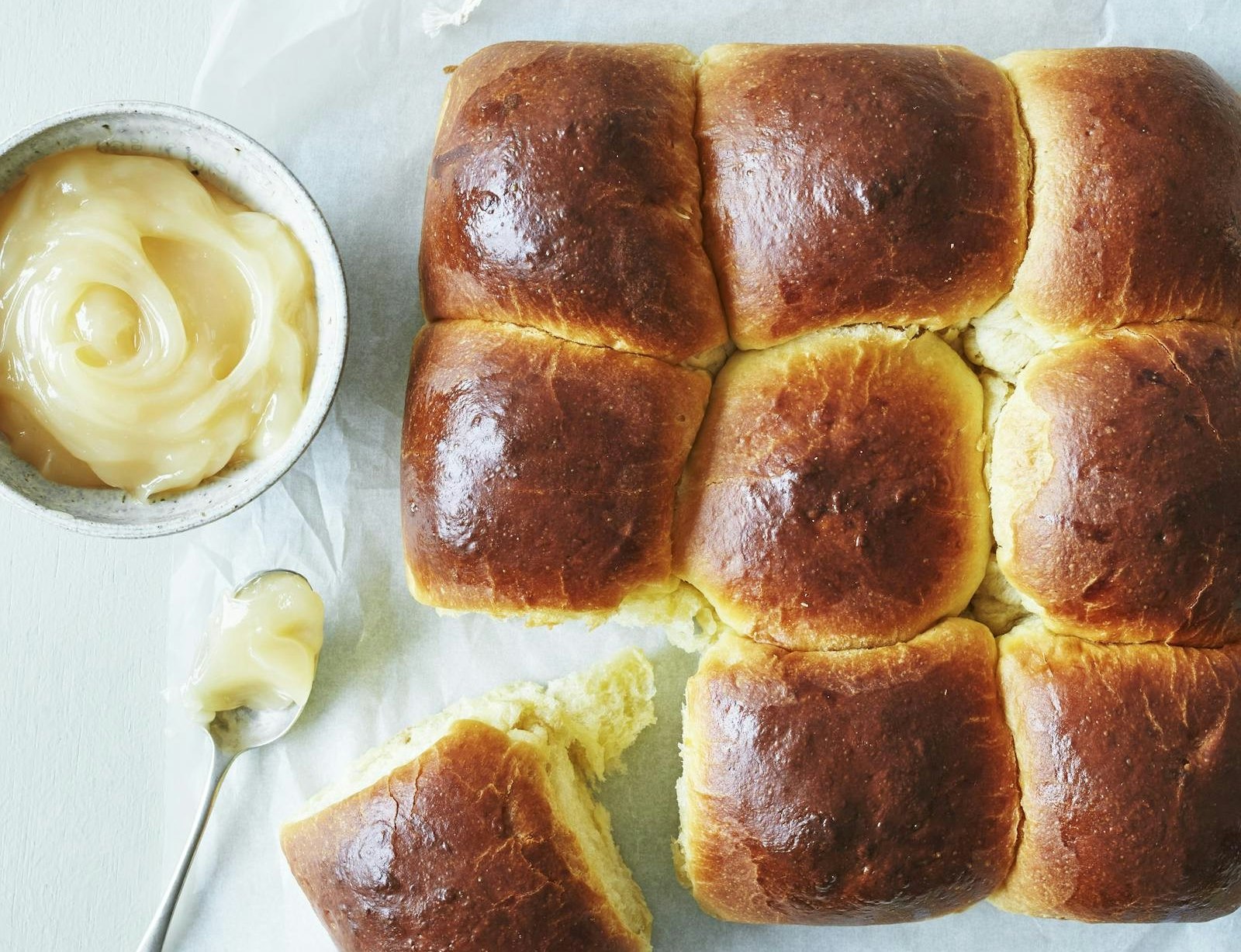 Brioche med citron-lime-curd