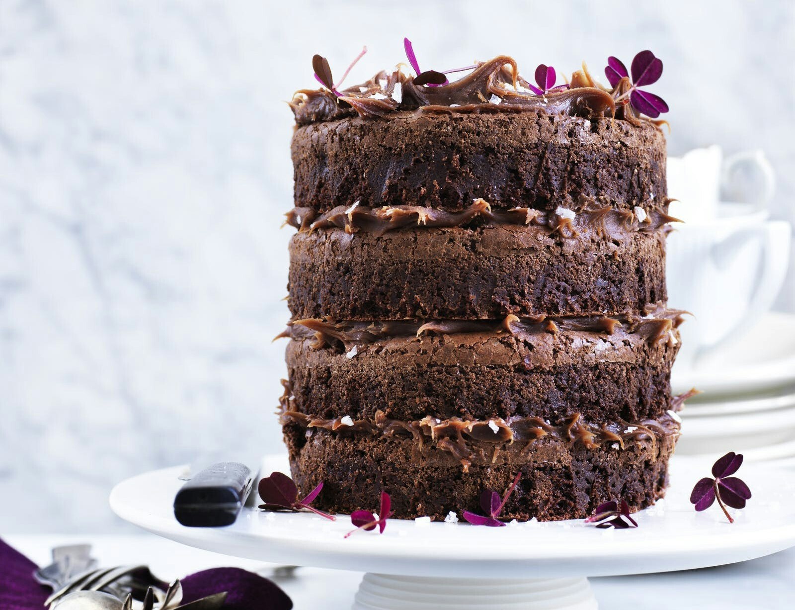 Brownie-lagkage med saltkaramel