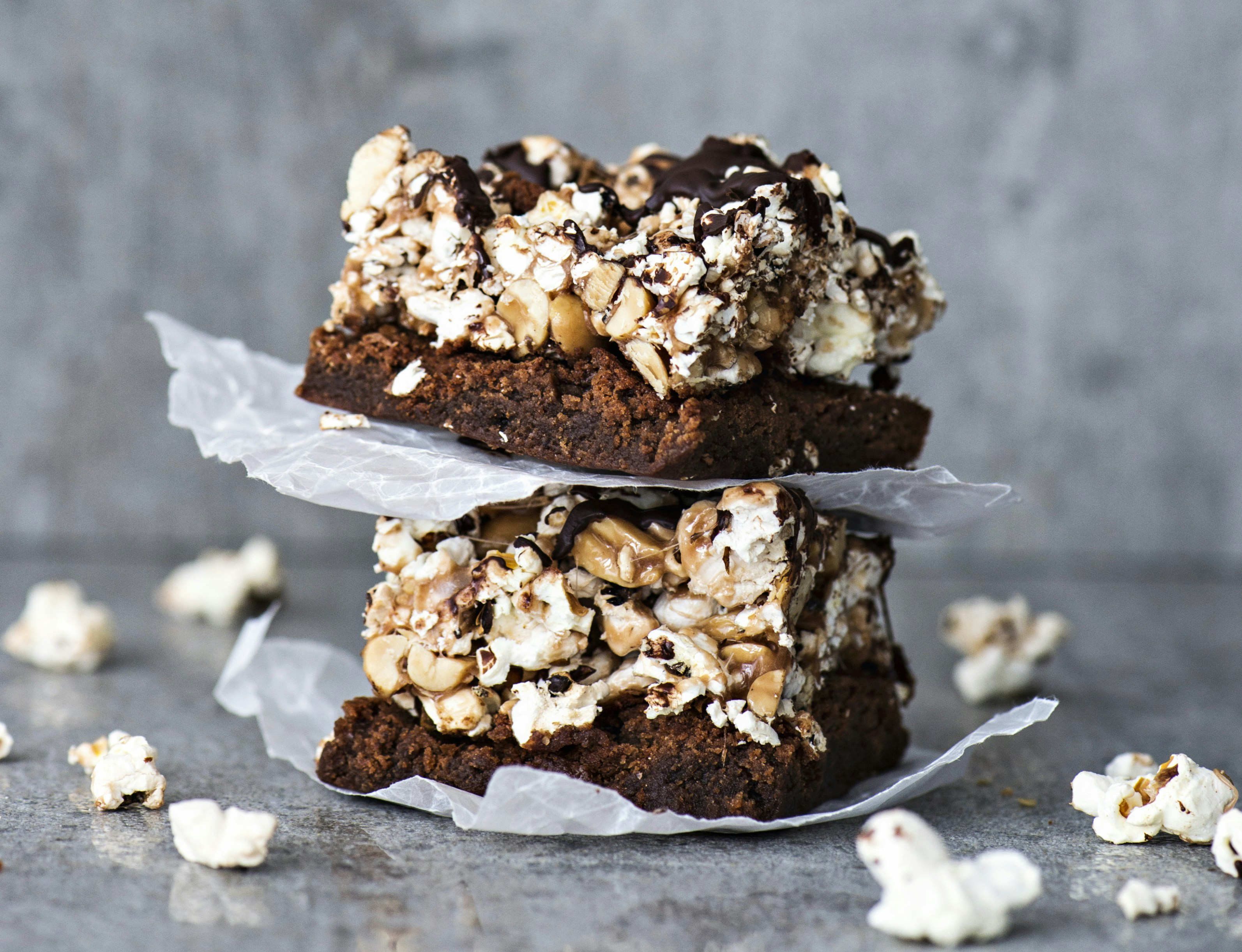Brownie med popcorntopping