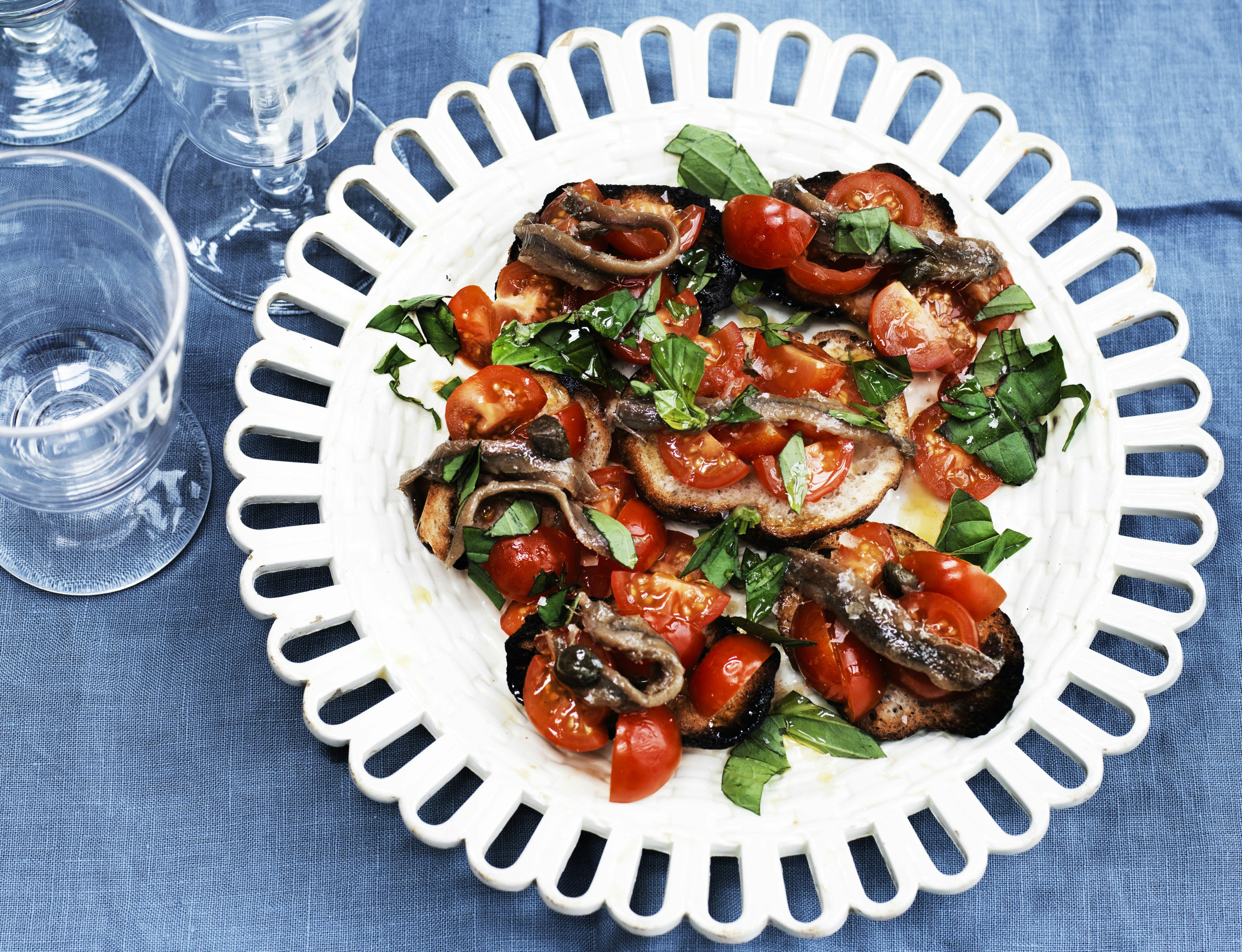 Bruschetta med tomater og sardiner