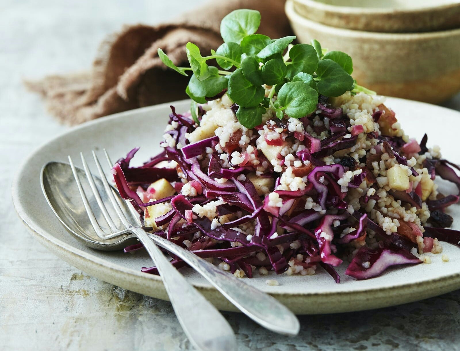Bulgur- og rødkålssalat