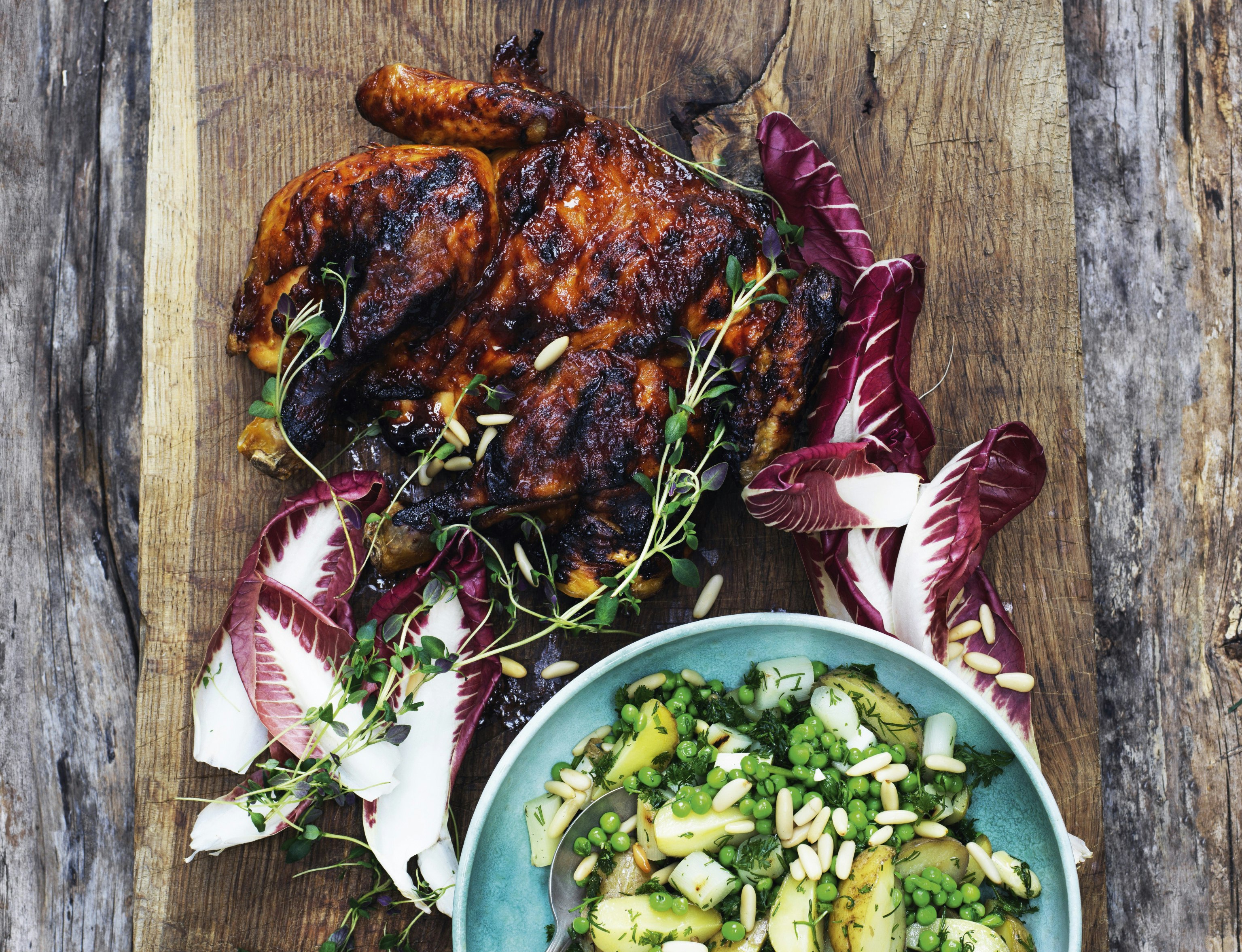 Butterfly-kylling med barbecuesauce og grøn kartoffelsalat