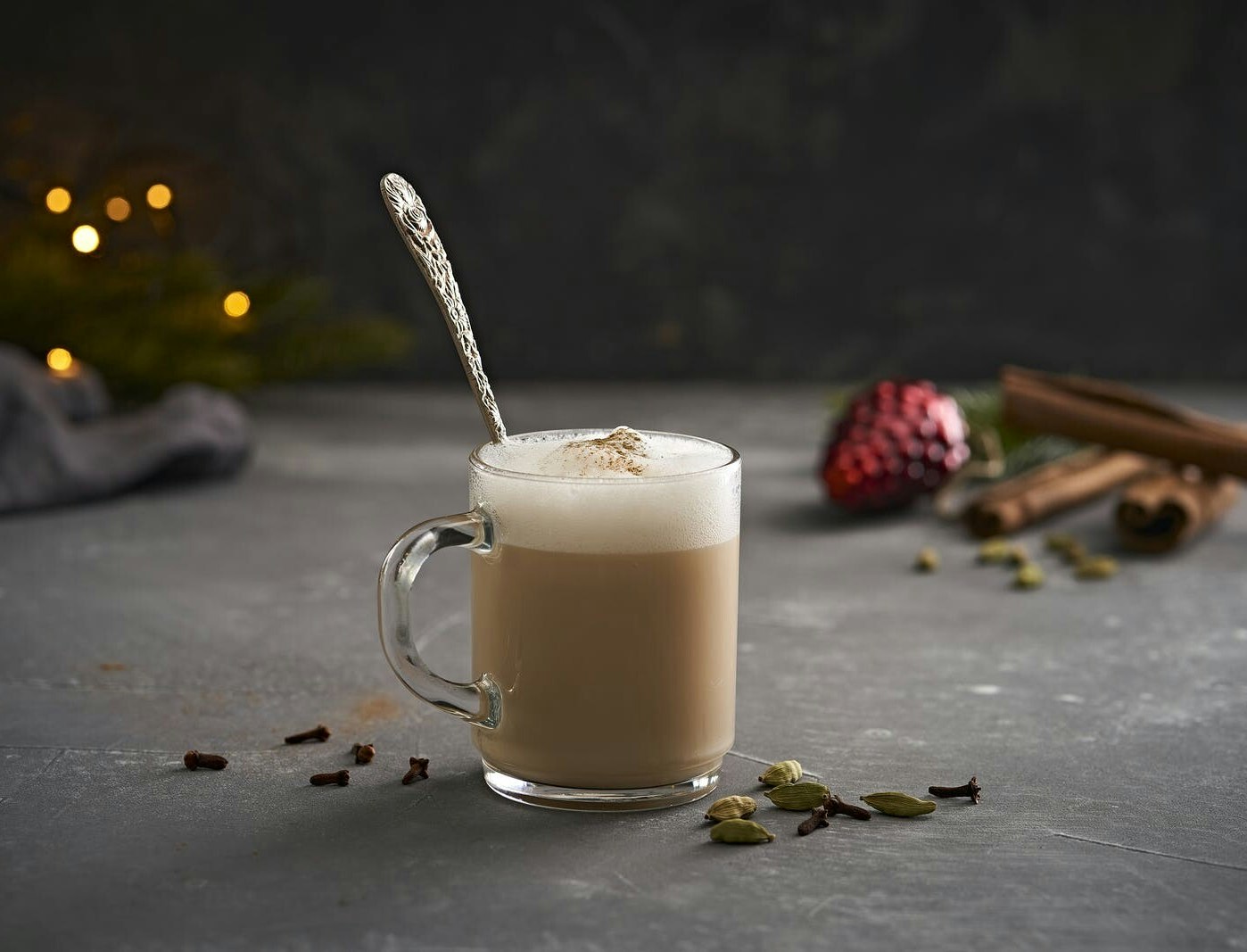 Chai-latte på havremælk med et juletwist