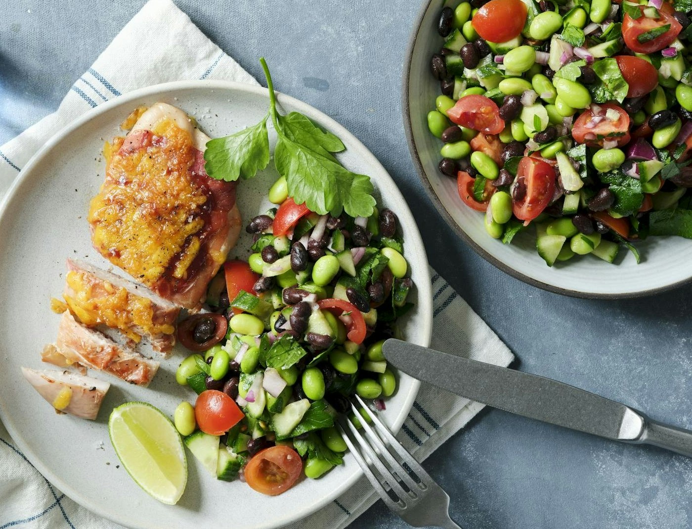 Cheddarkylling med frisk bønnesalat