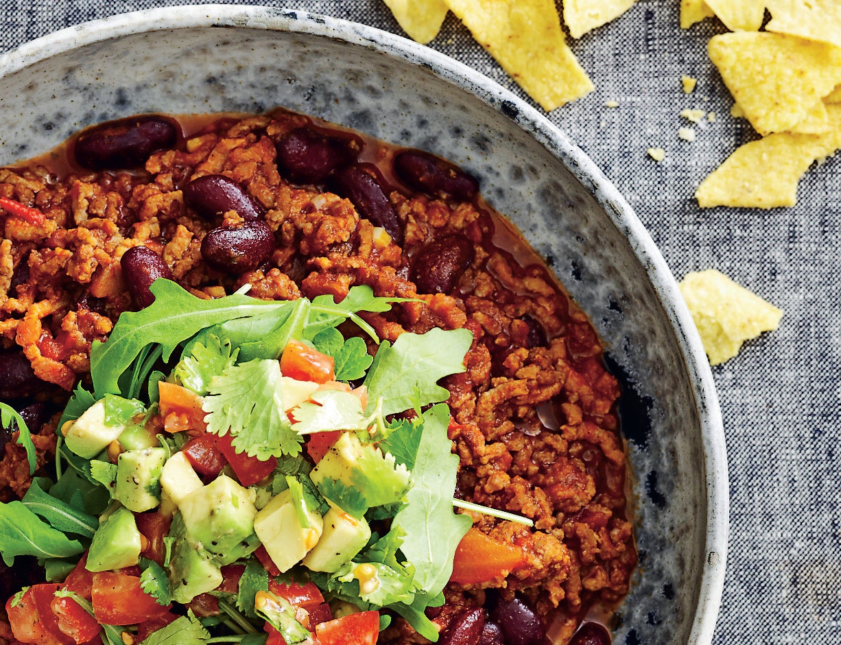 Chili con carne med kalvekød og avocadotopping