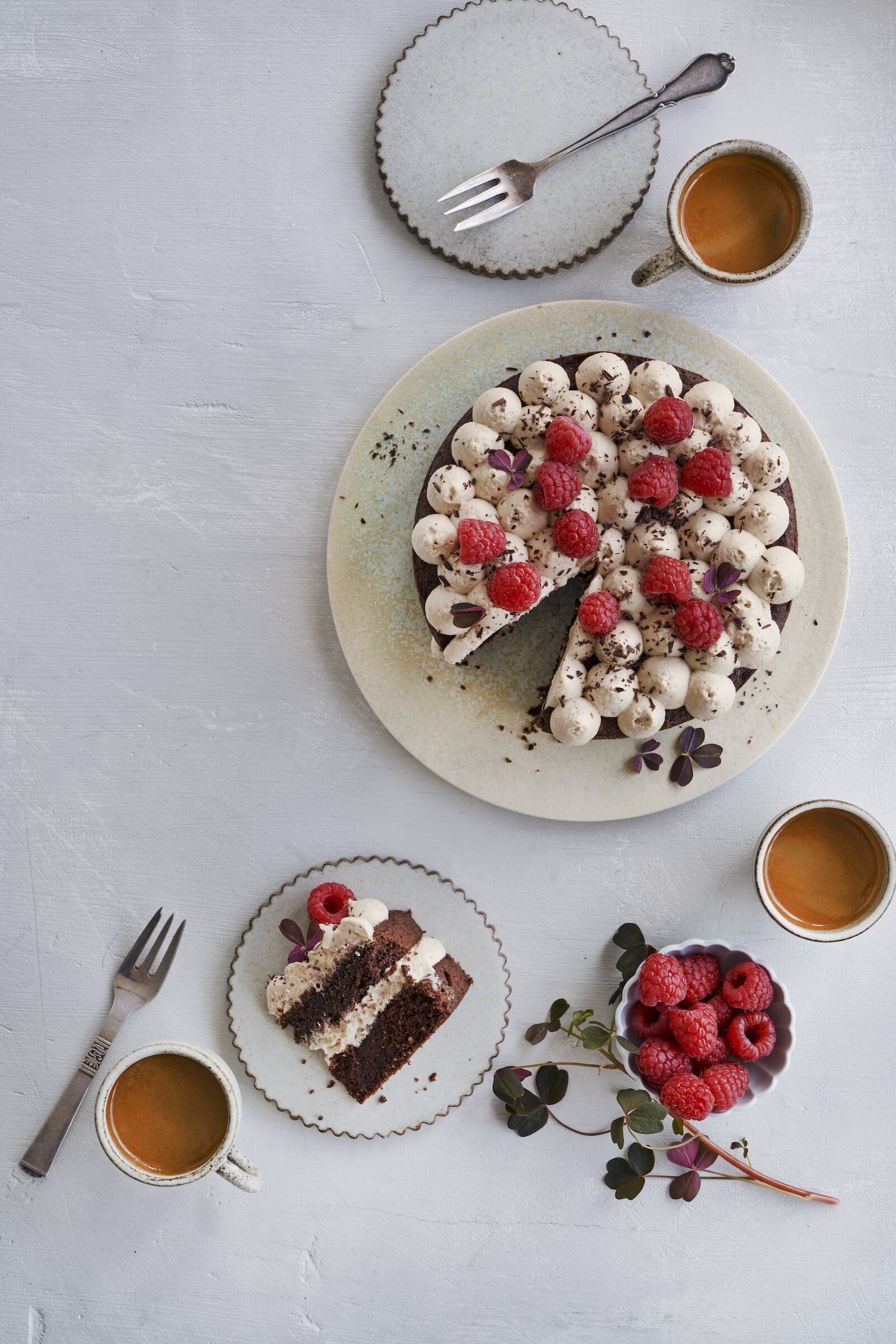 Mini-lagkager Med Kaffecreme Og Blåbær | SPIS BEDRE