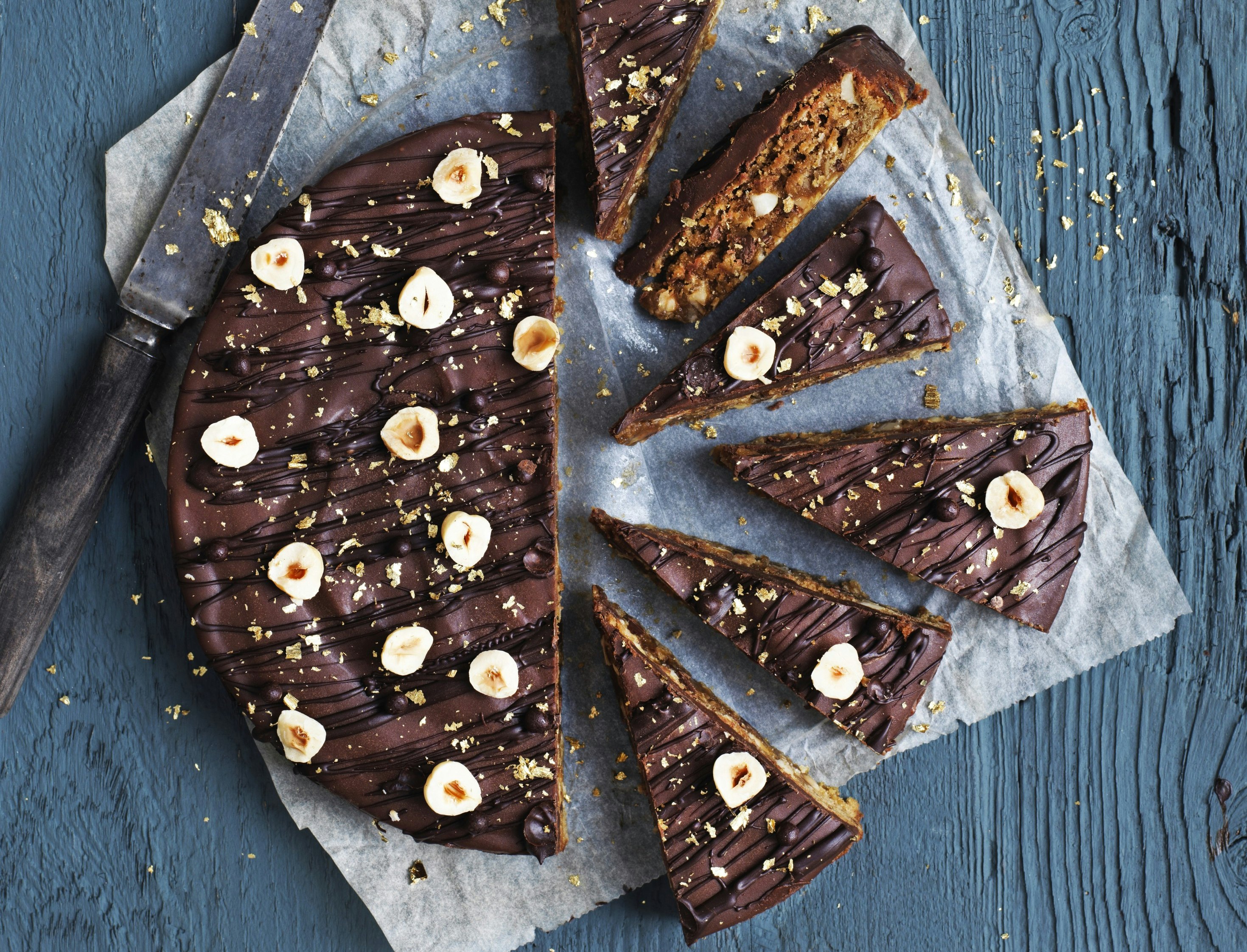 Cookiekage med nødder og chokoladeganache