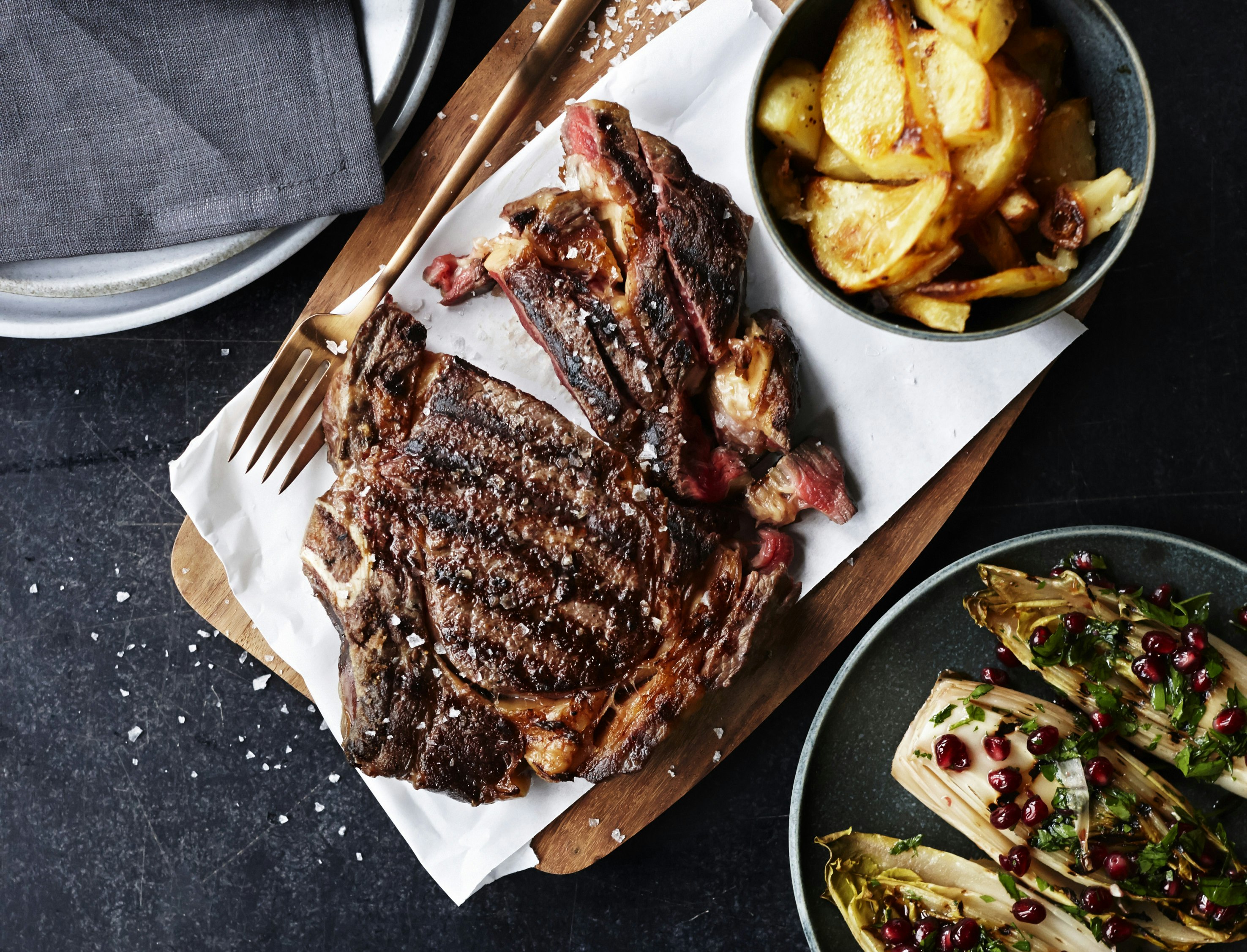 Côte de boeuf med hvidløgskartofler