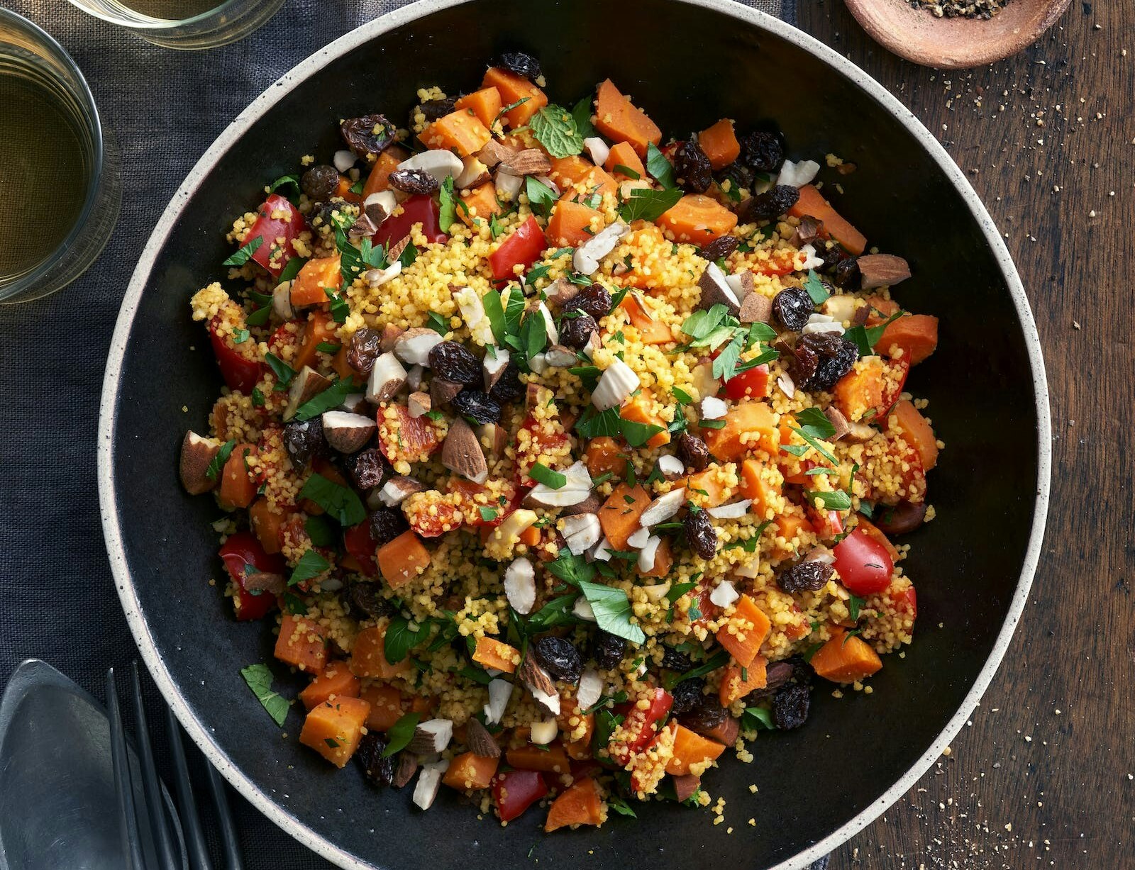 Couscoussalat med bagte grøntsager og krydderier