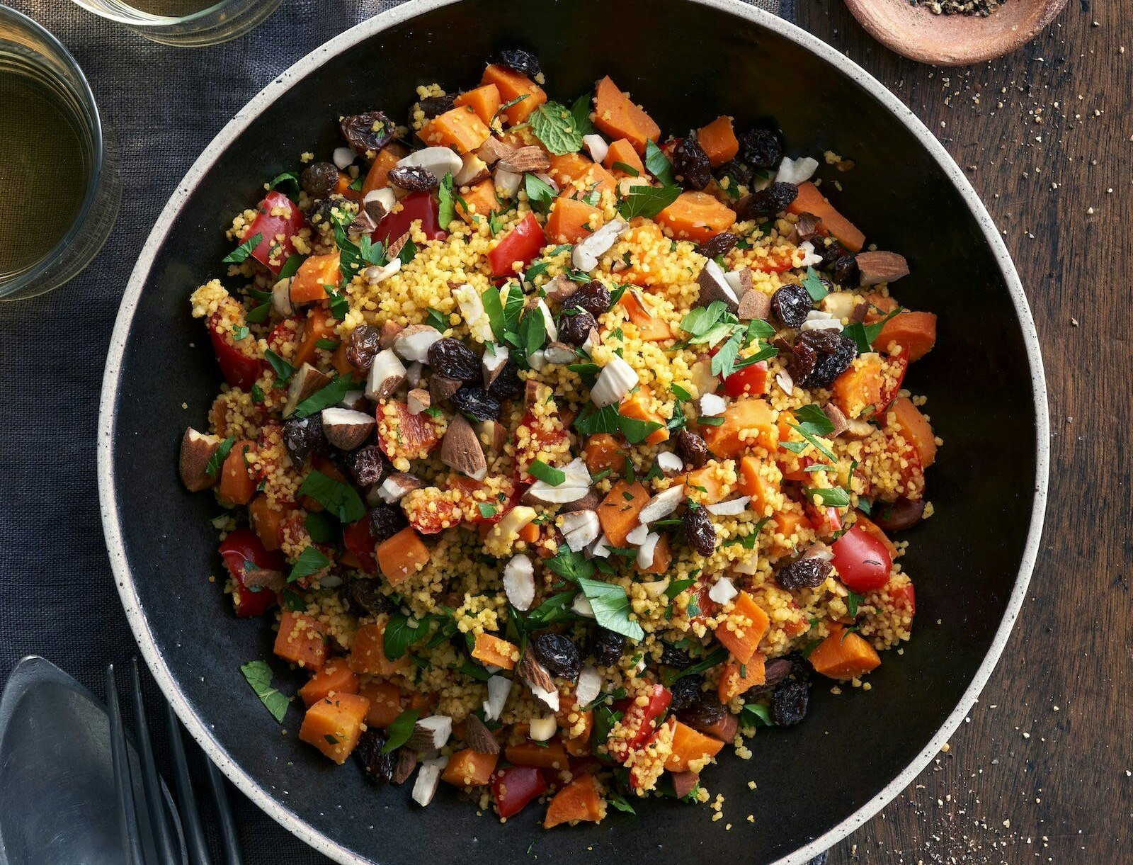 Couscoussalat med bagte grøntsager og krydderier