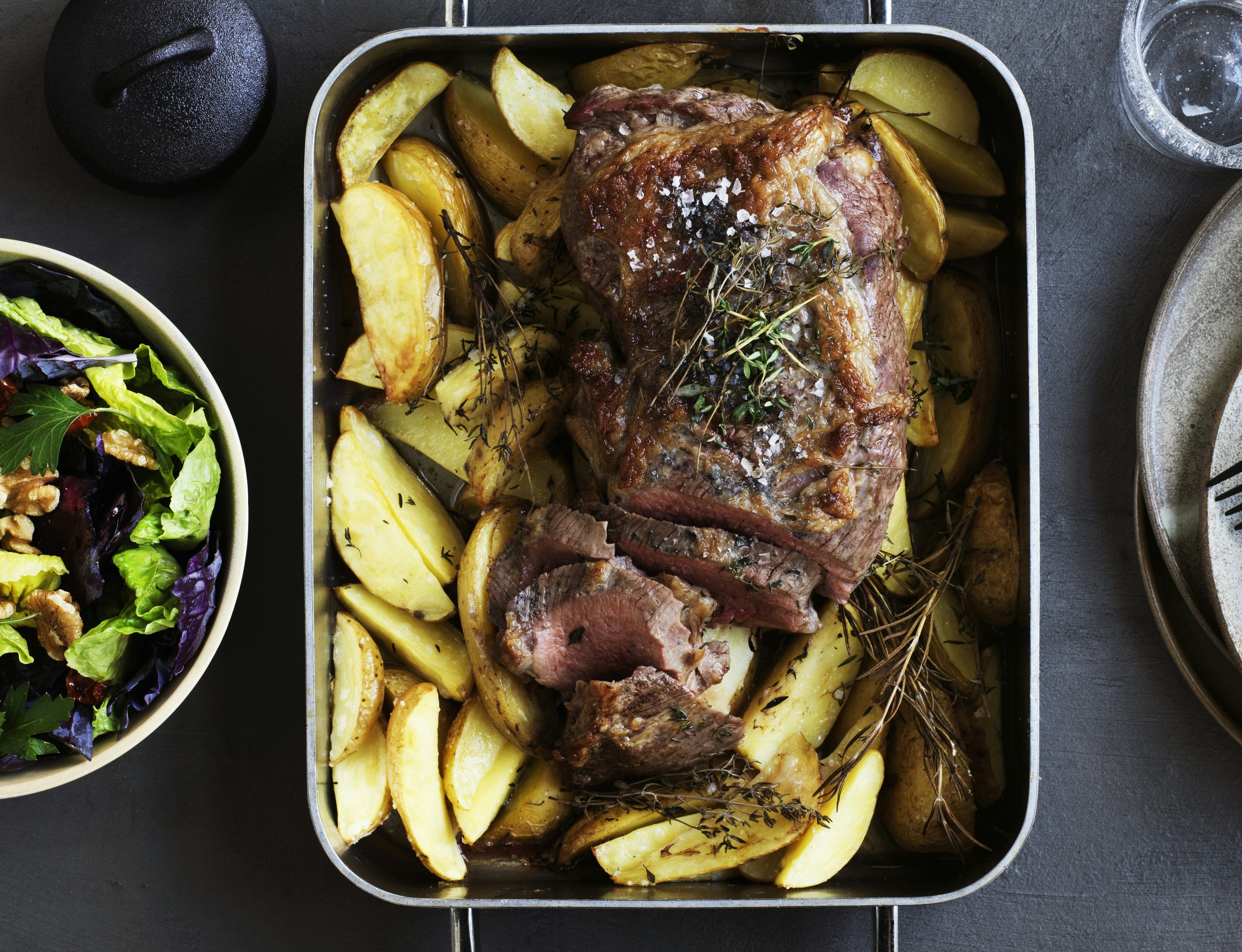 Cuvette med bådkartofler og kål