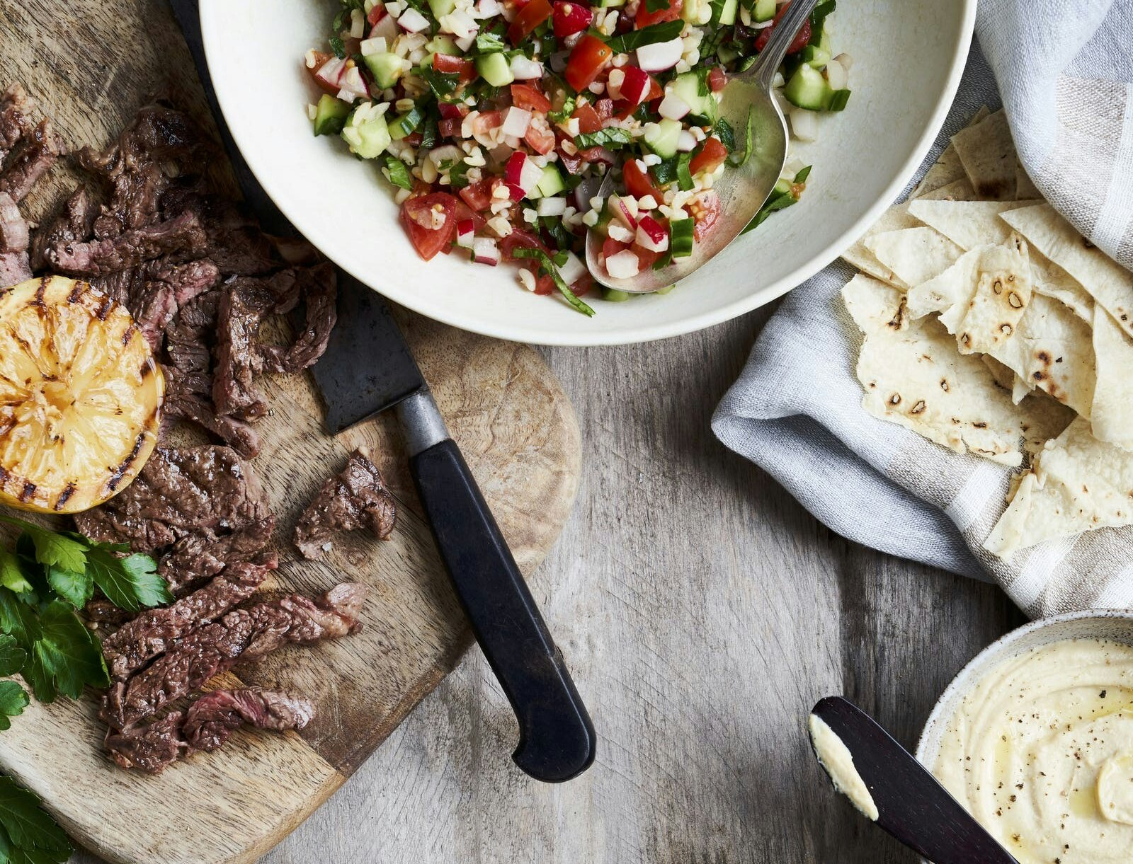 Entrecote med tabbouleh og fladbrød