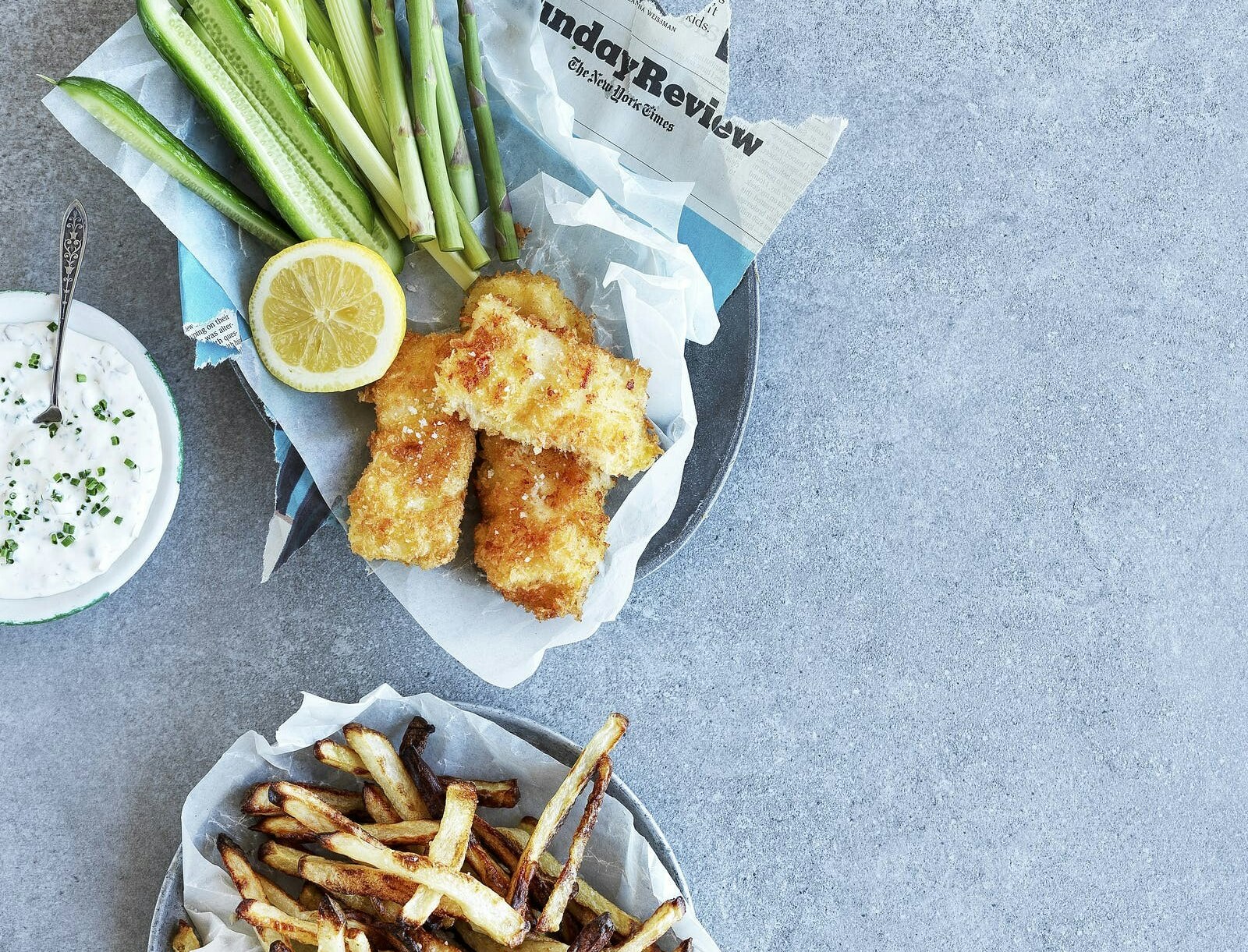Fiskefingre med tartarsauce og syrlige fritter