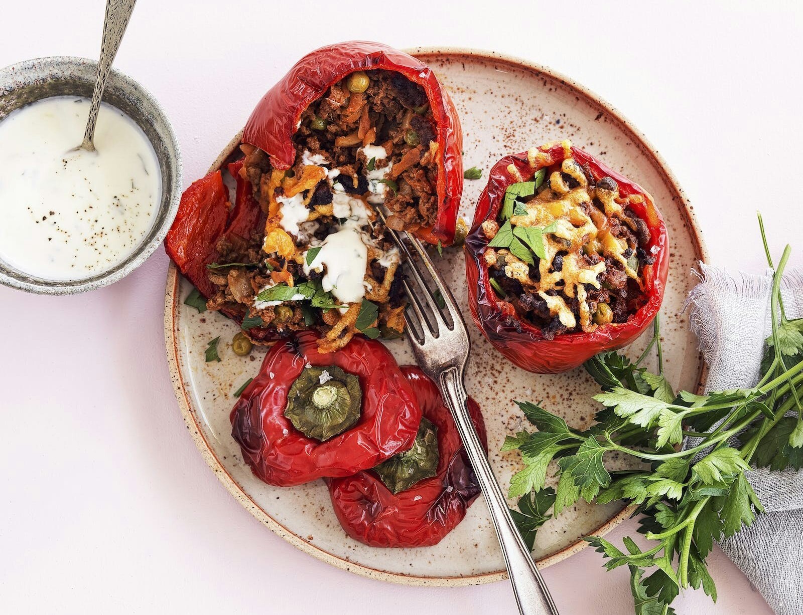 Fyldte peberfrugter med oksekød og cheddar