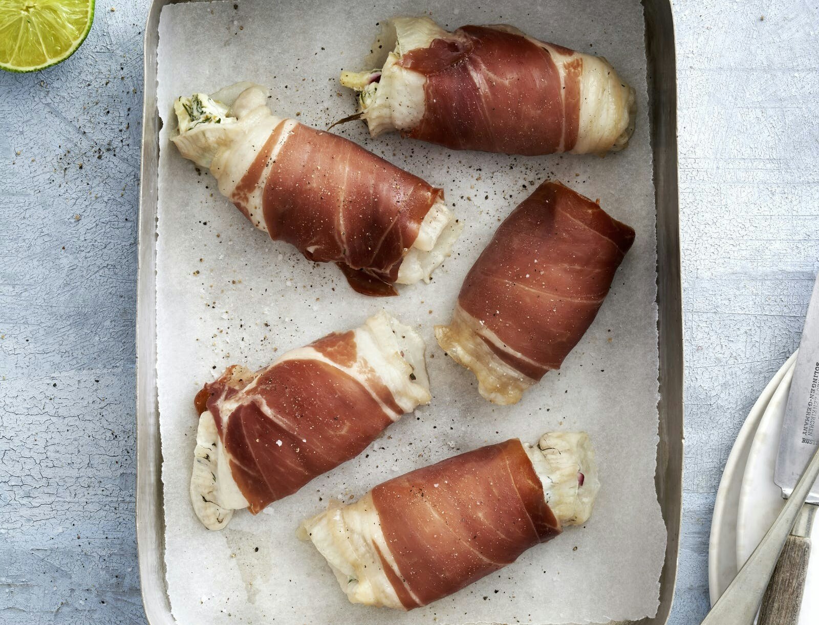 Fyldte rødspættefileter med parmaskinke