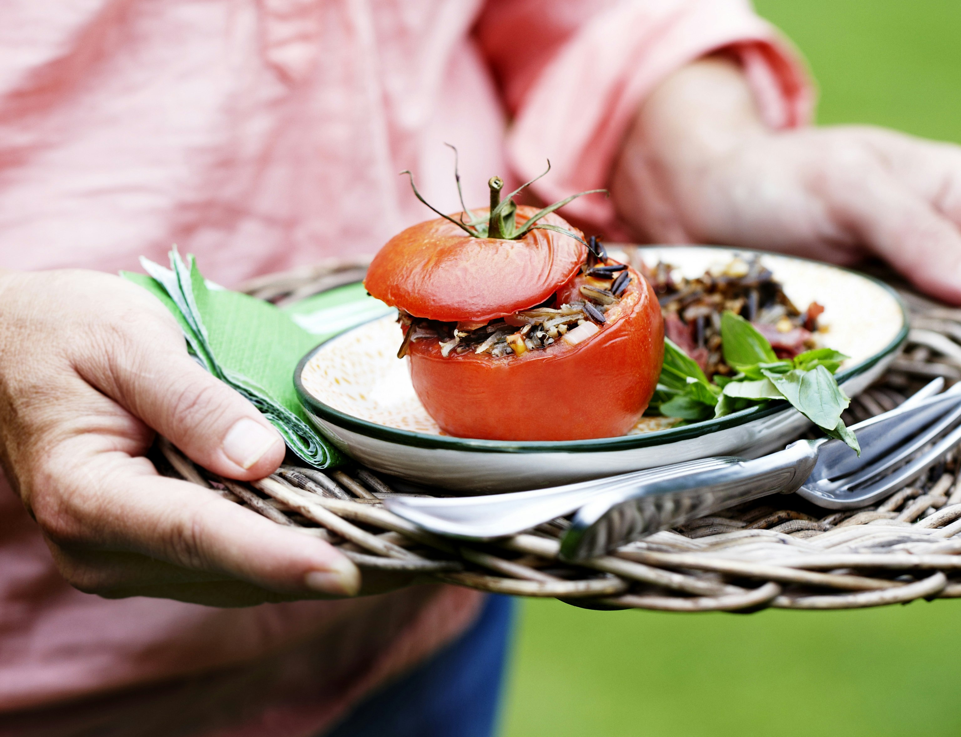 Fyldte tomater med vilde ris og bresaola