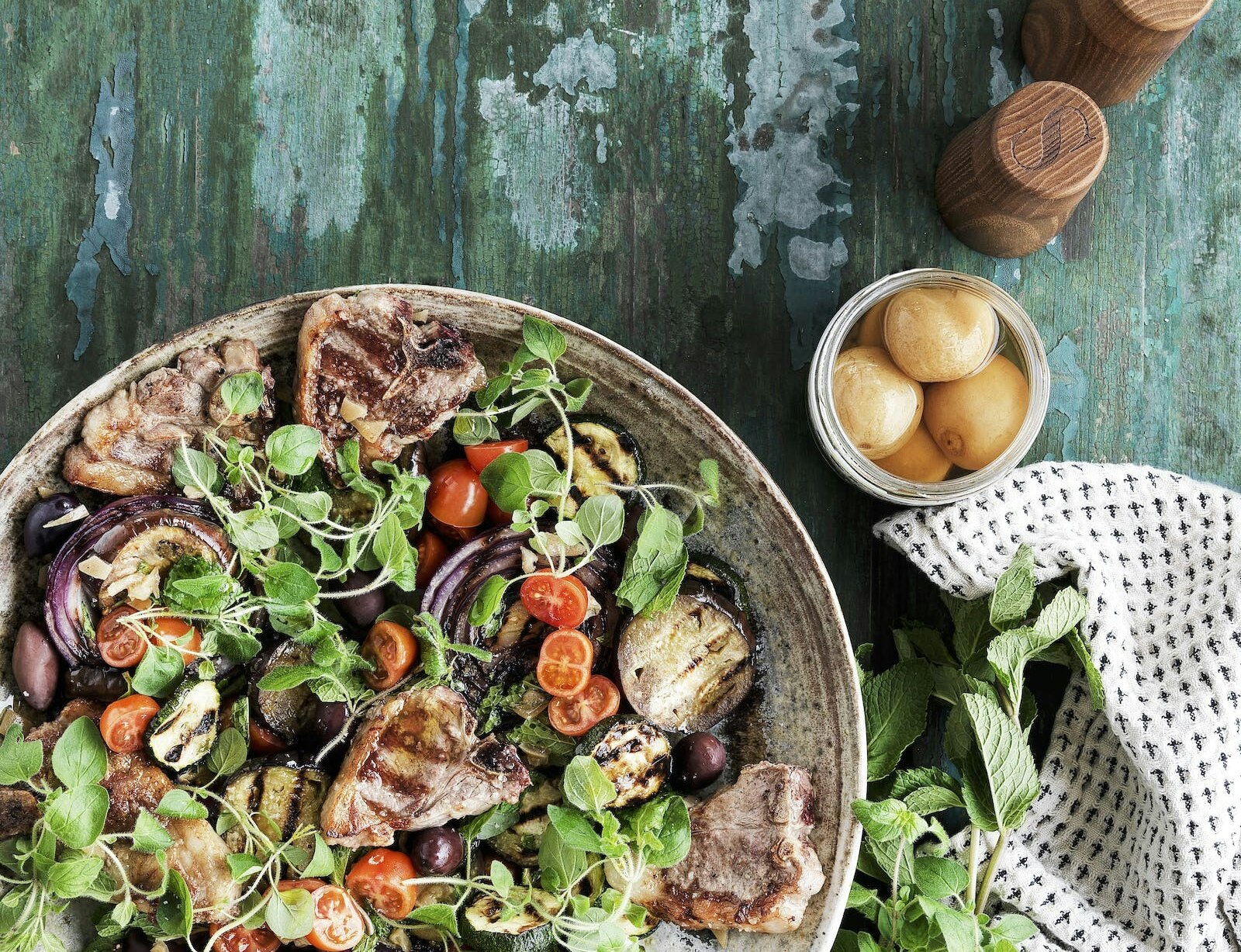 Grillet lam og grønt med saltet citron