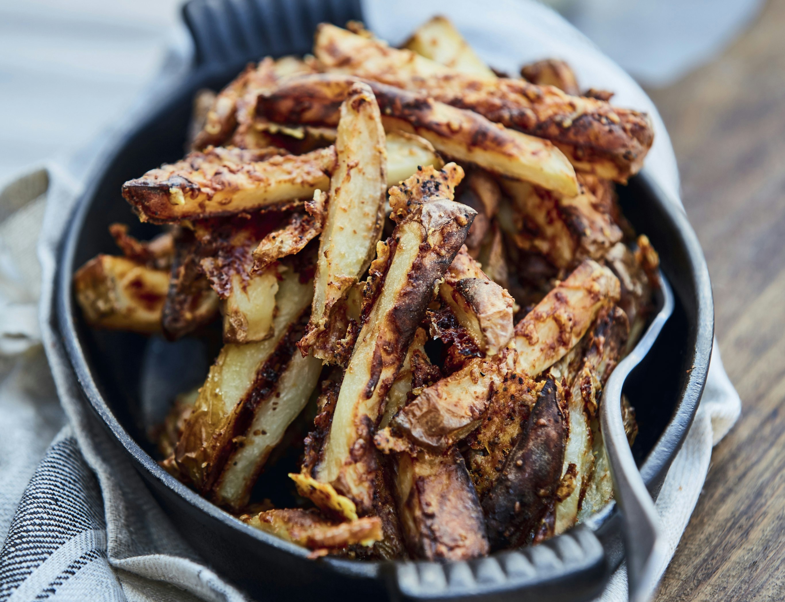 Grovfritter med parmesan, hvidløg og mayo