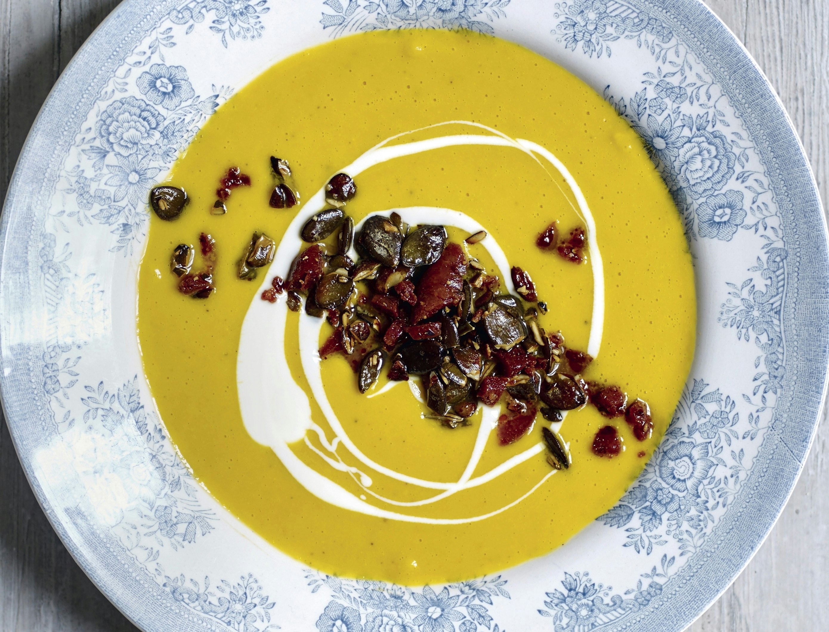 Gulerodssuppe med sprød chorizo