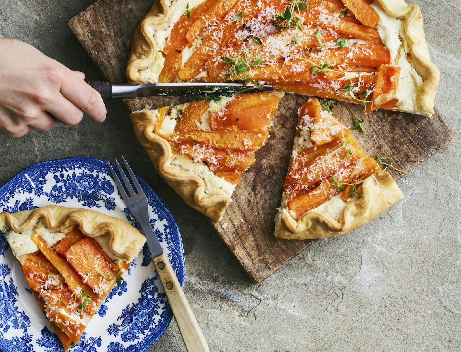 Gulerodstærte med ricotta og timian