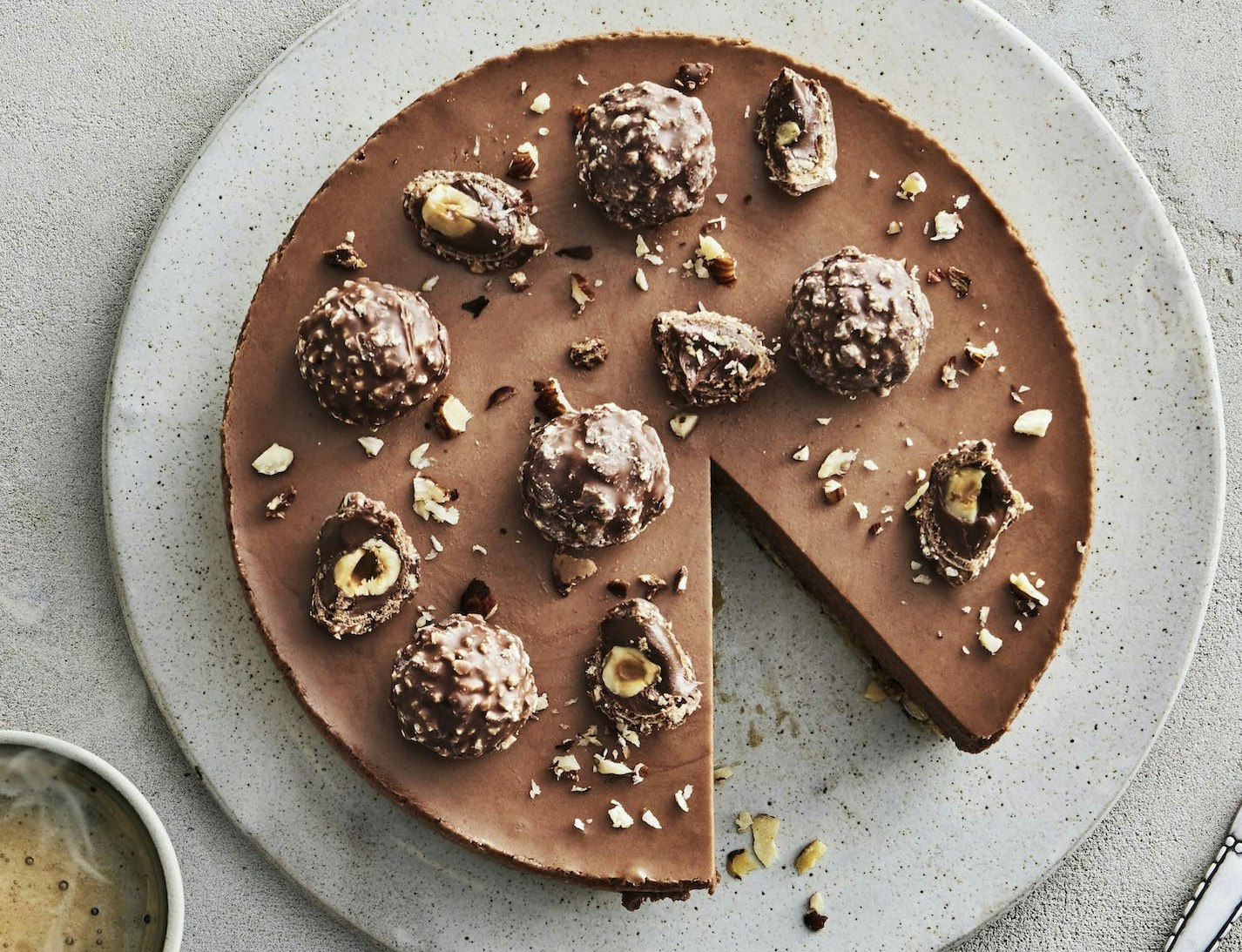 Hasselnøddekage med Nutellamousse