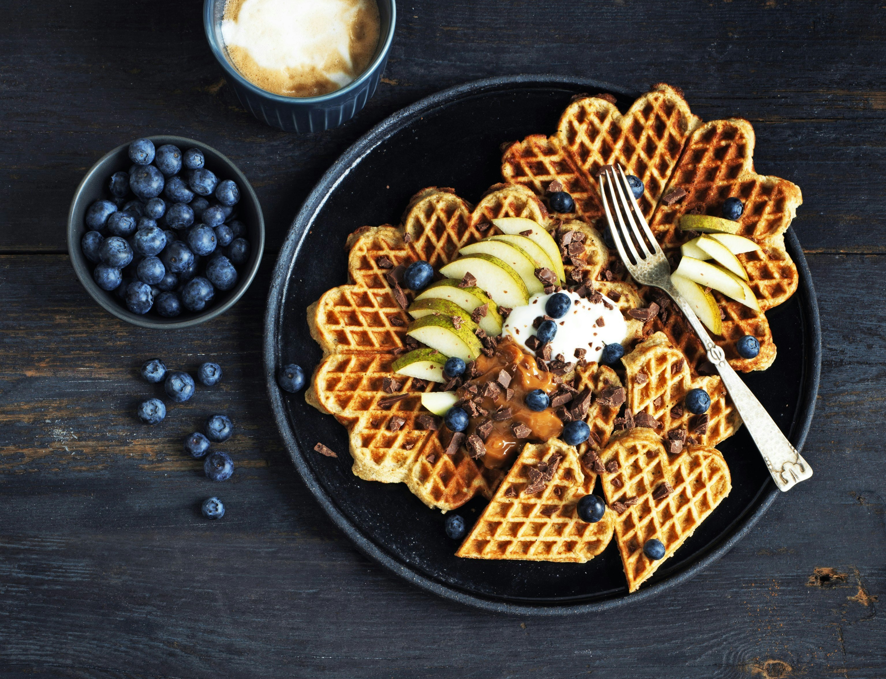 Havregrynsvafler med banan og citronskal