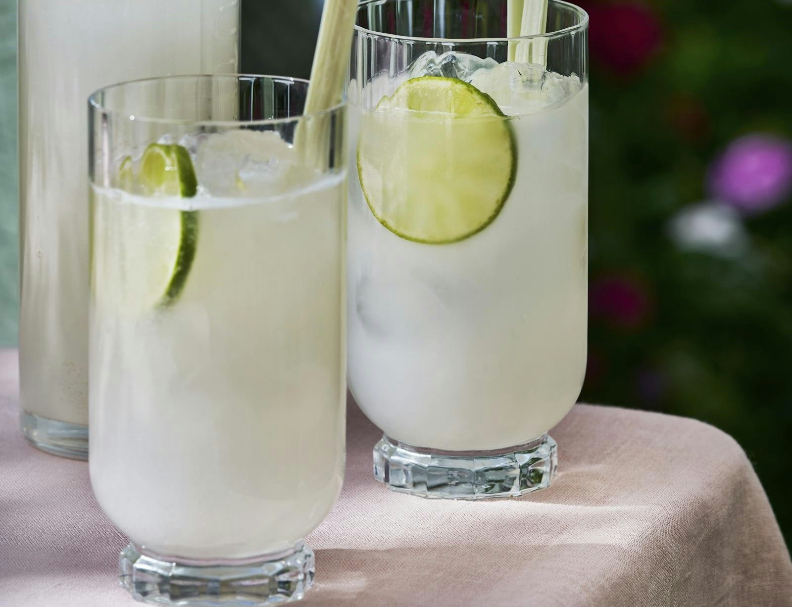 Hjemmelavet gingerbeer med citrongræs