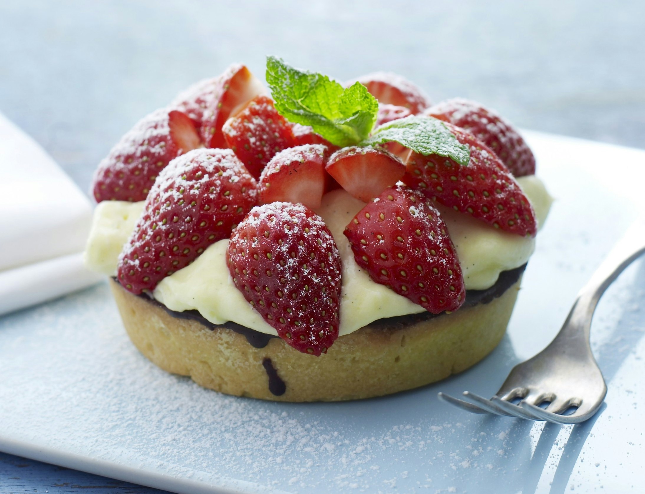 Jordbærkage – bedre end bagerens!