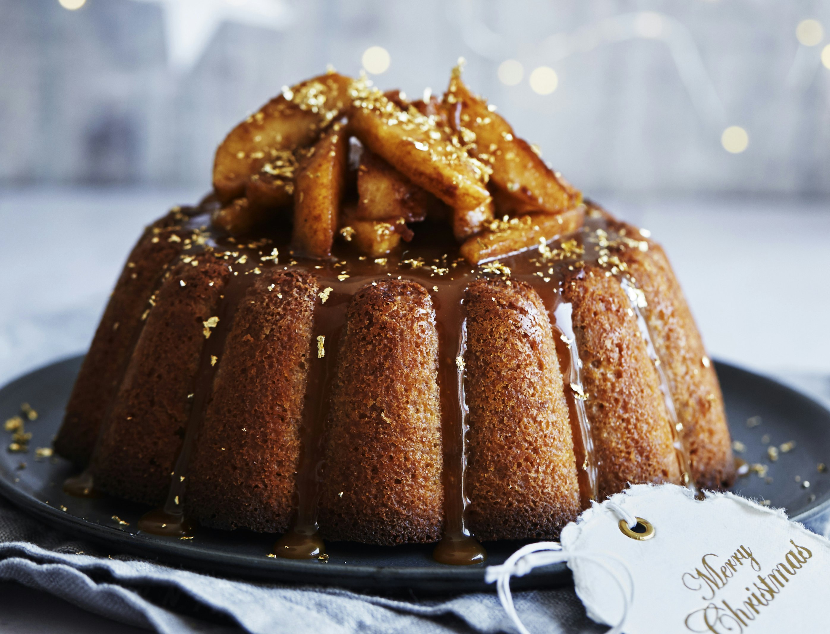 Julemazarin med æbler og romkaramel