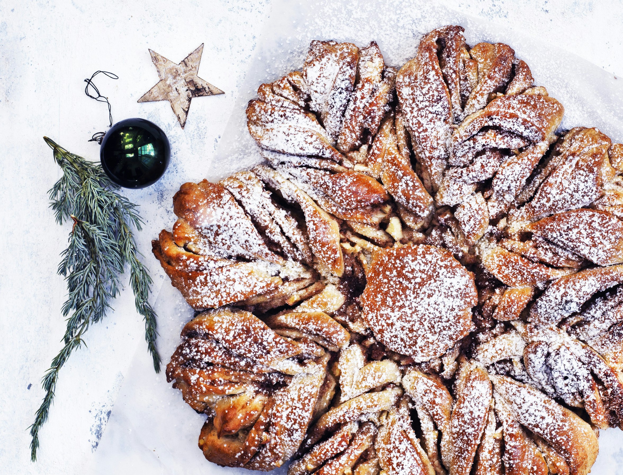 Julestjerne med æble og remonce