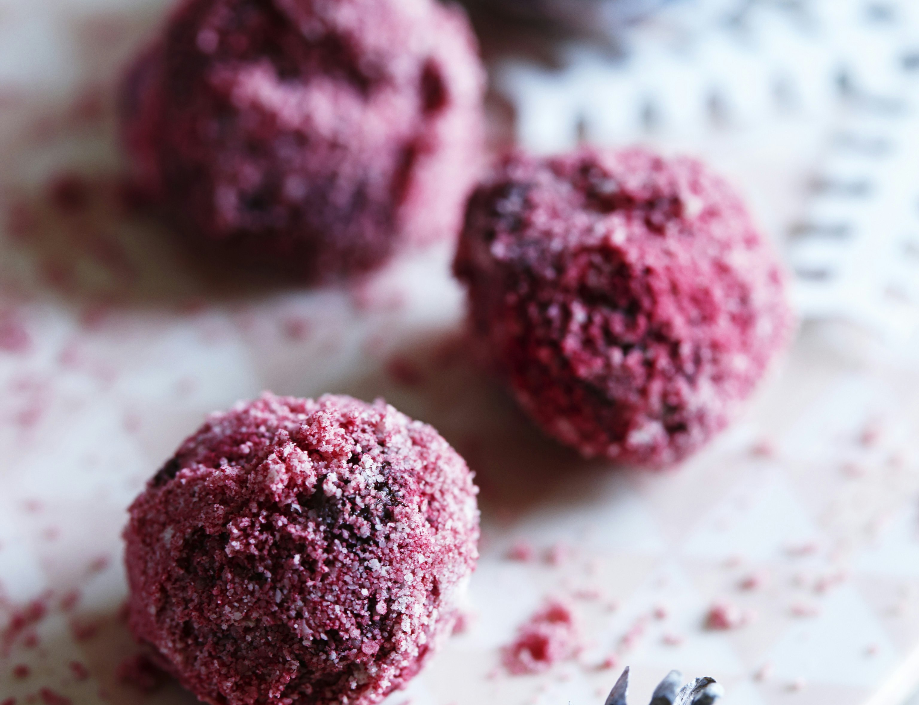 Juletrøfler med hindbærstøv