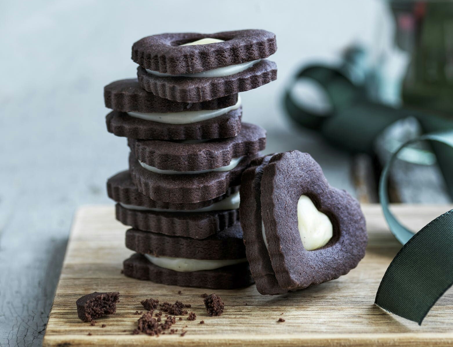 Kakaosmåkager med hvid chokoladeganache