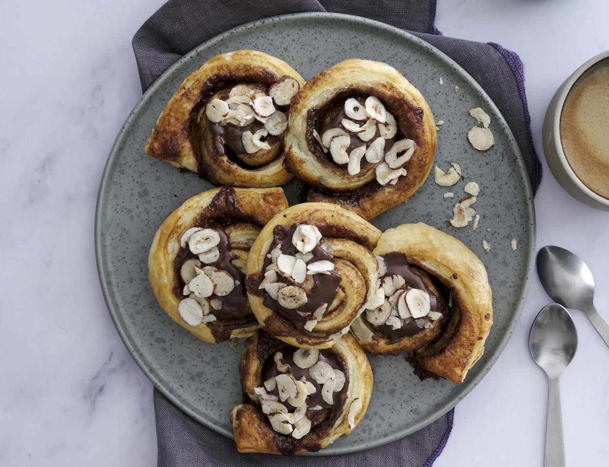 Kanelsnegle af butterdej