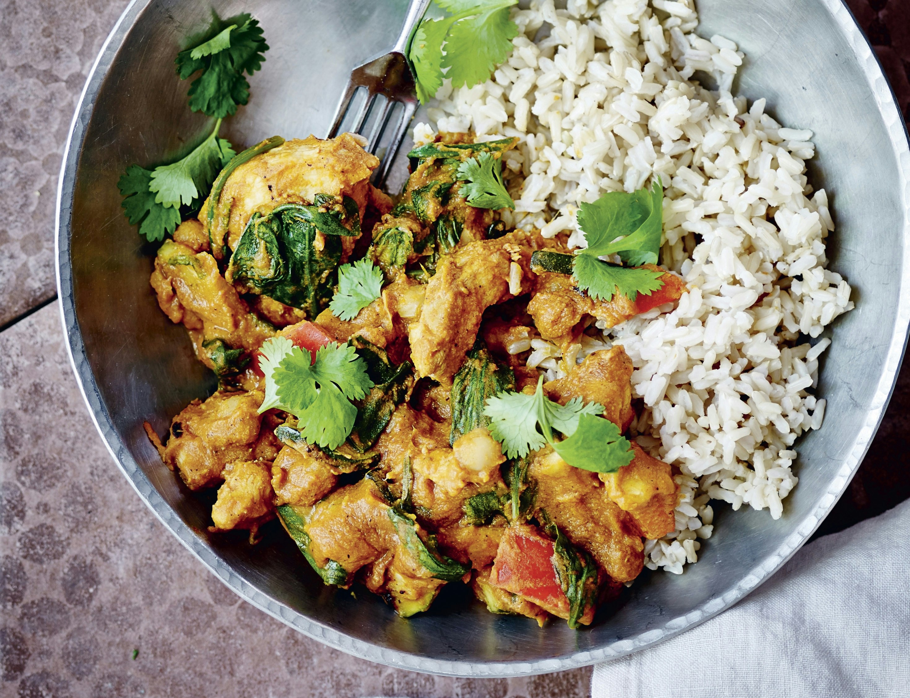 Kikærtekylling med squash og spinat