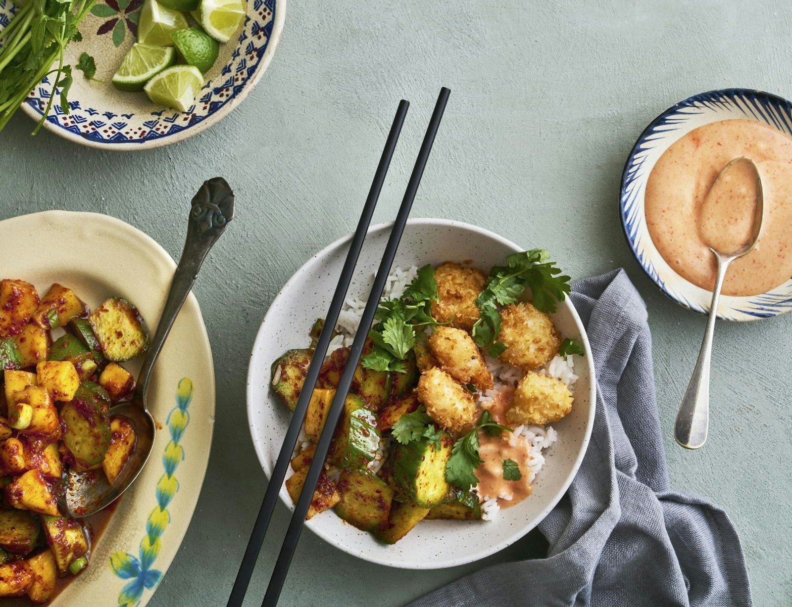 Kokosrejer med mango-agurkesalat