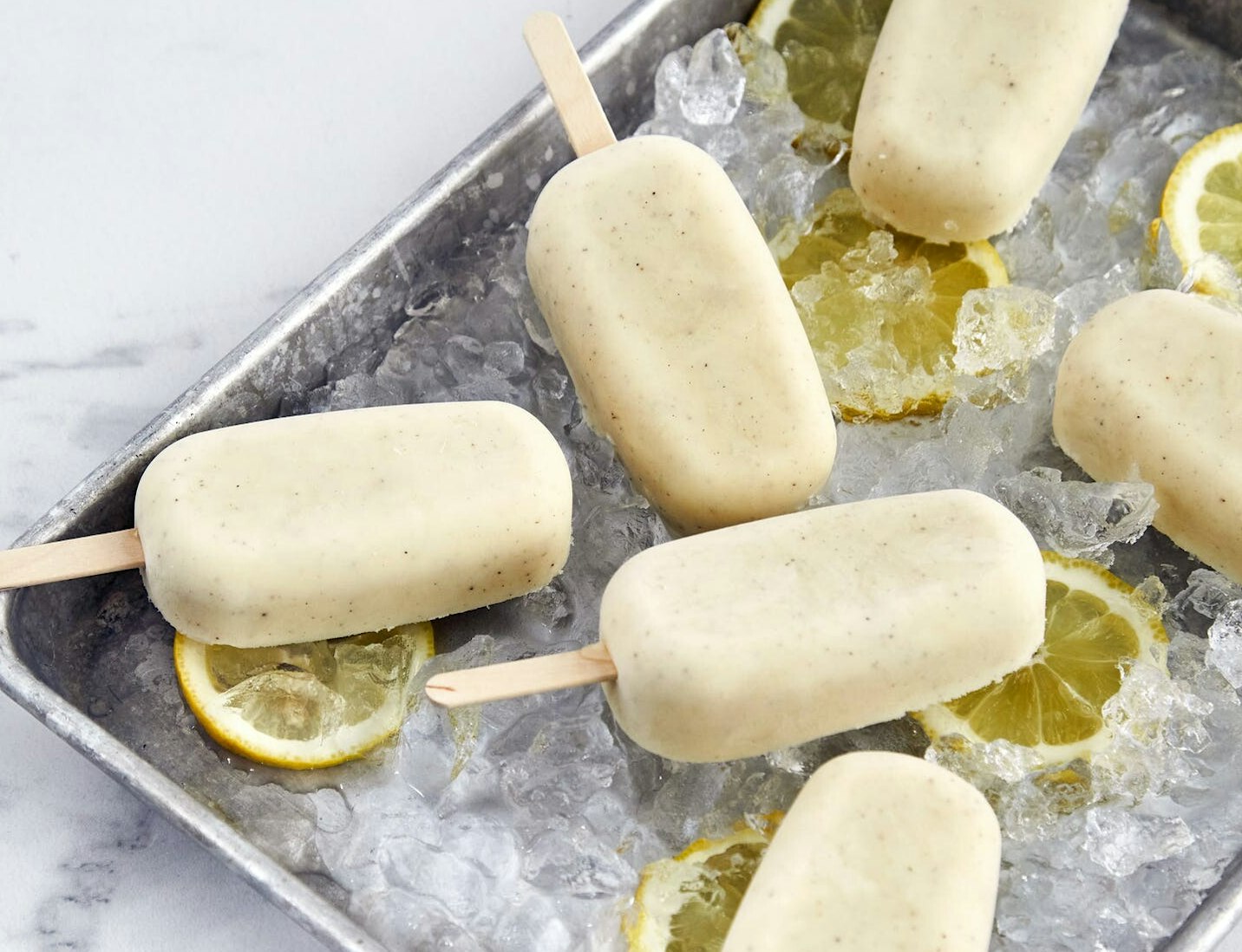 Koldskål-ispinde med lemoncurd