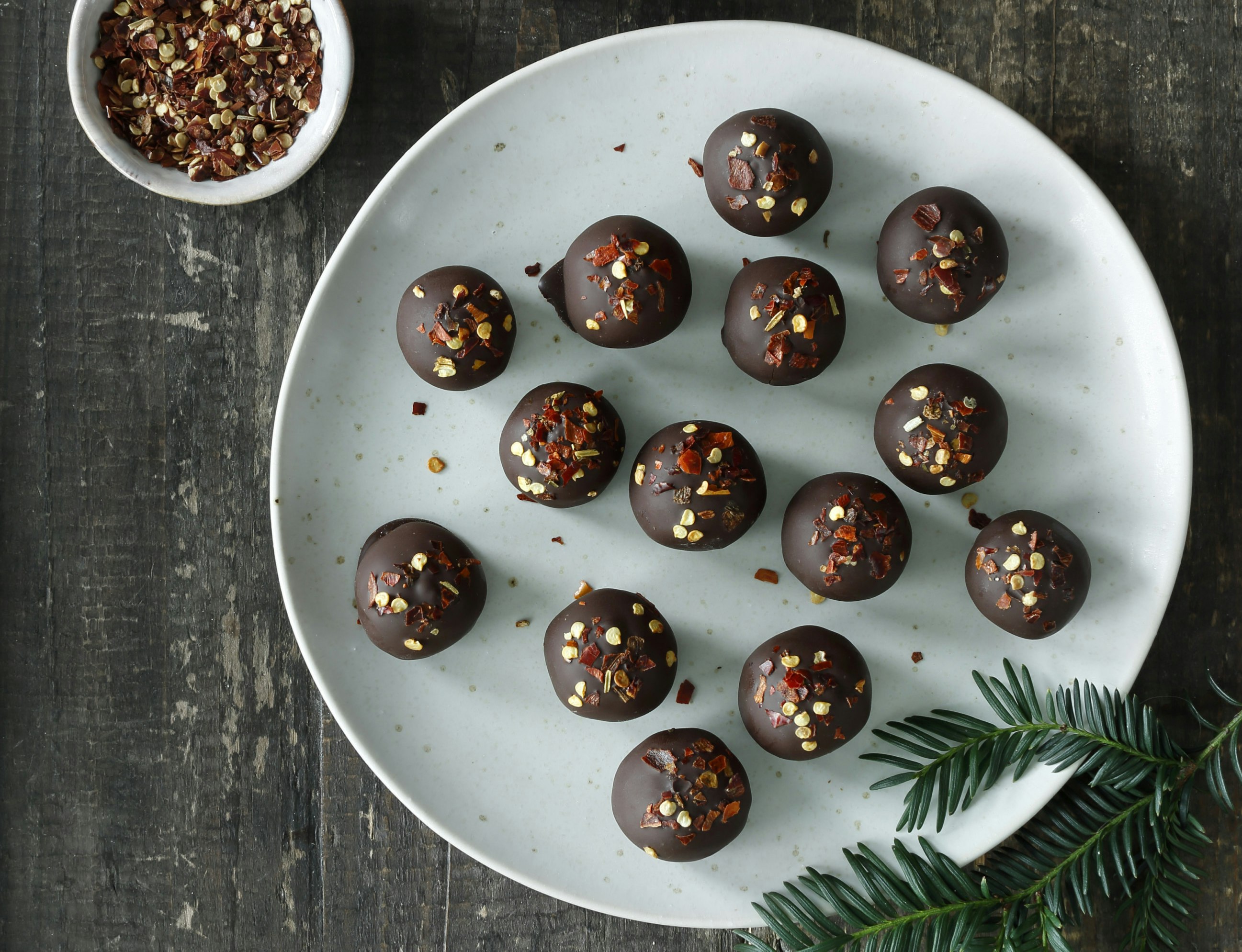 Konfektkugler med mandler og appelsin