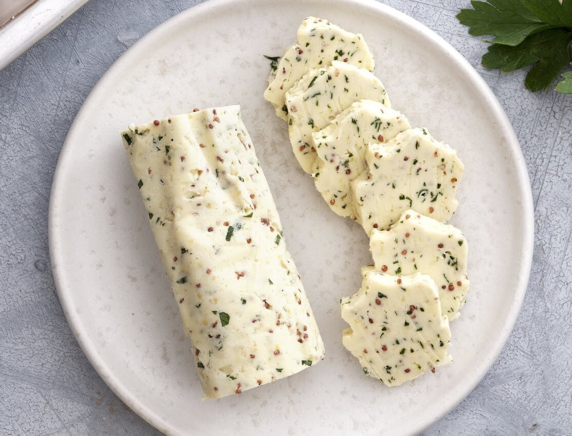 Kryddersmør med sennep og persille