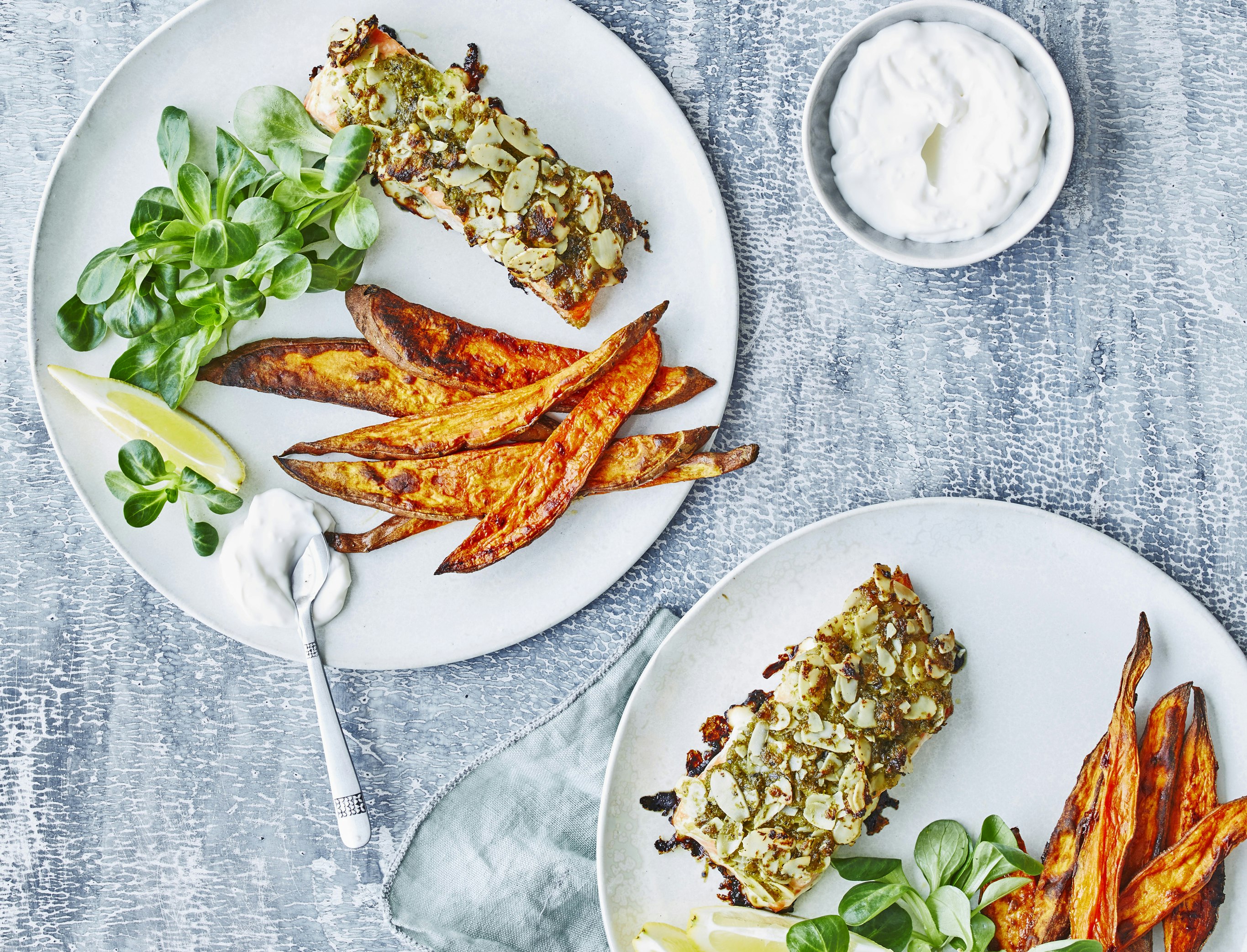 Laks med mandler og søde kartofler