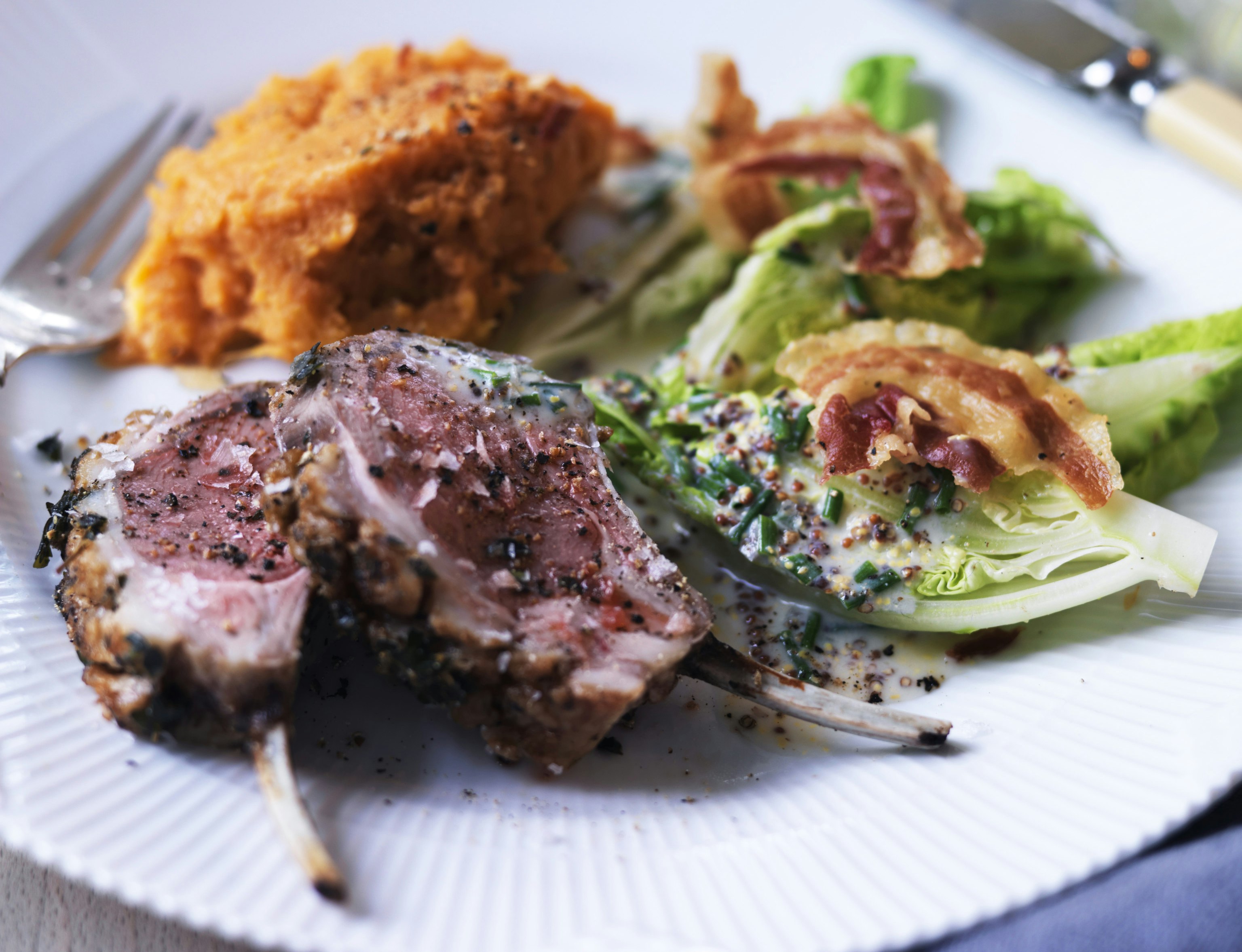 Lammefilet med puré af søde kartofler